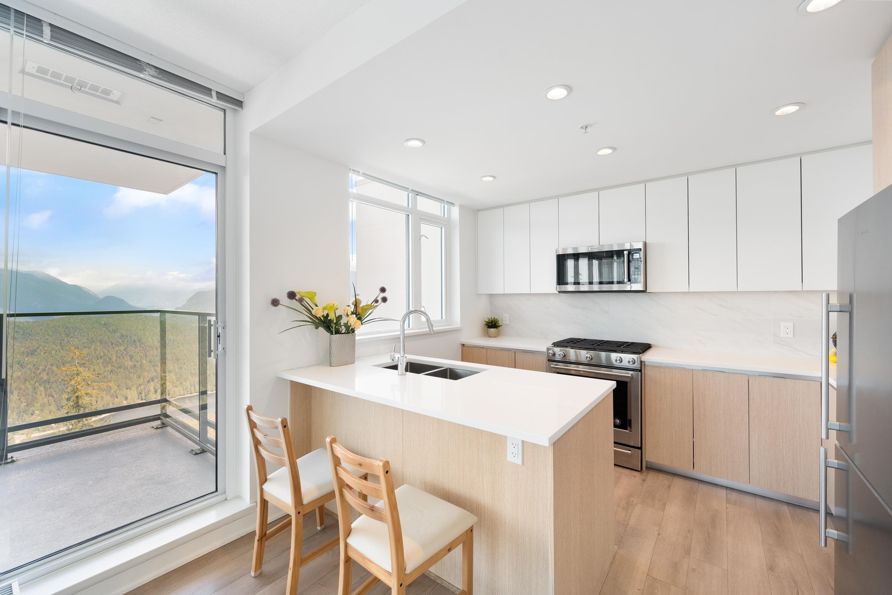 1106 - 8940 University Crescent, Burnaby, V5A 0E7 — photo 2