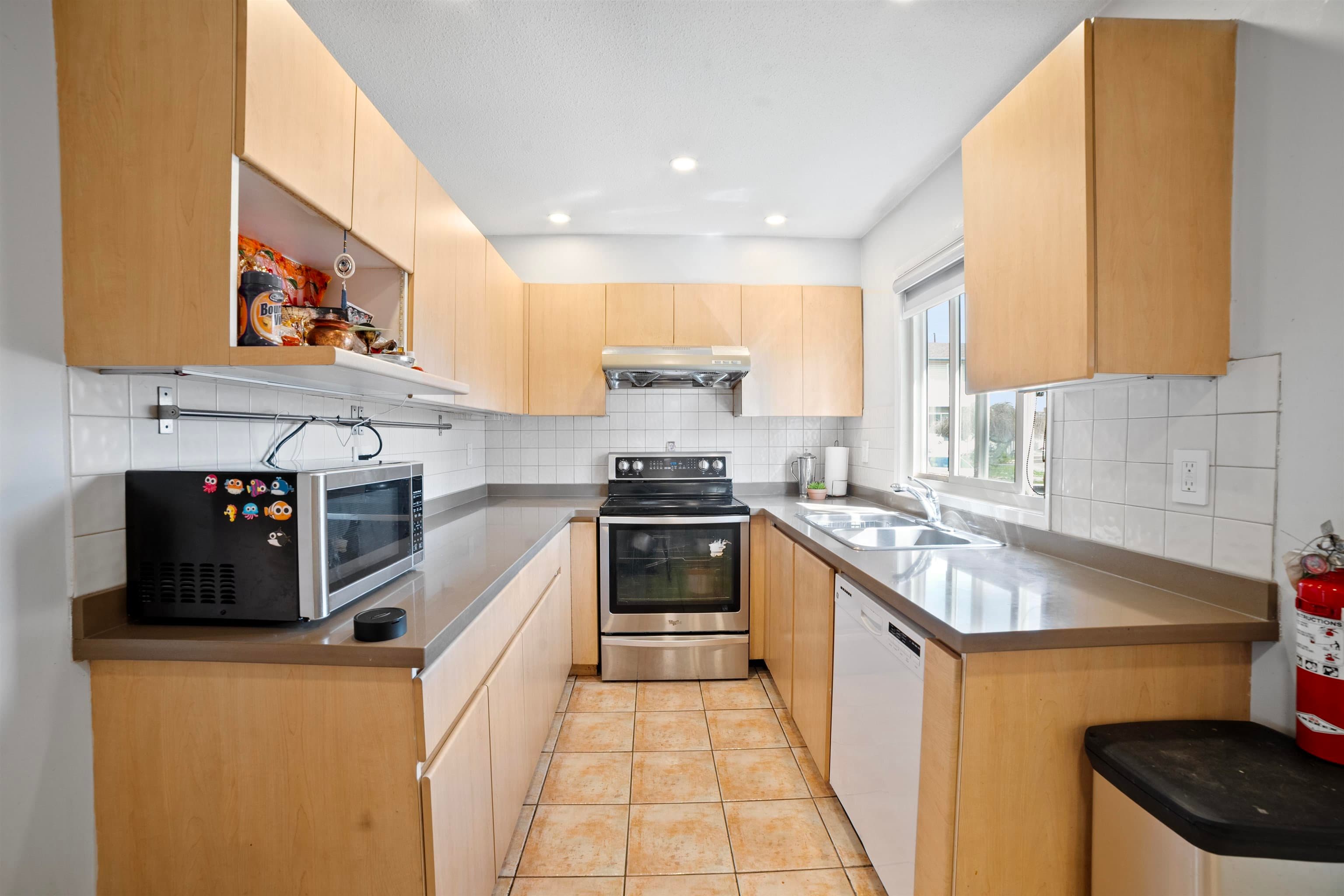 2 - 3558 E 49th Avenue, Vancouver
