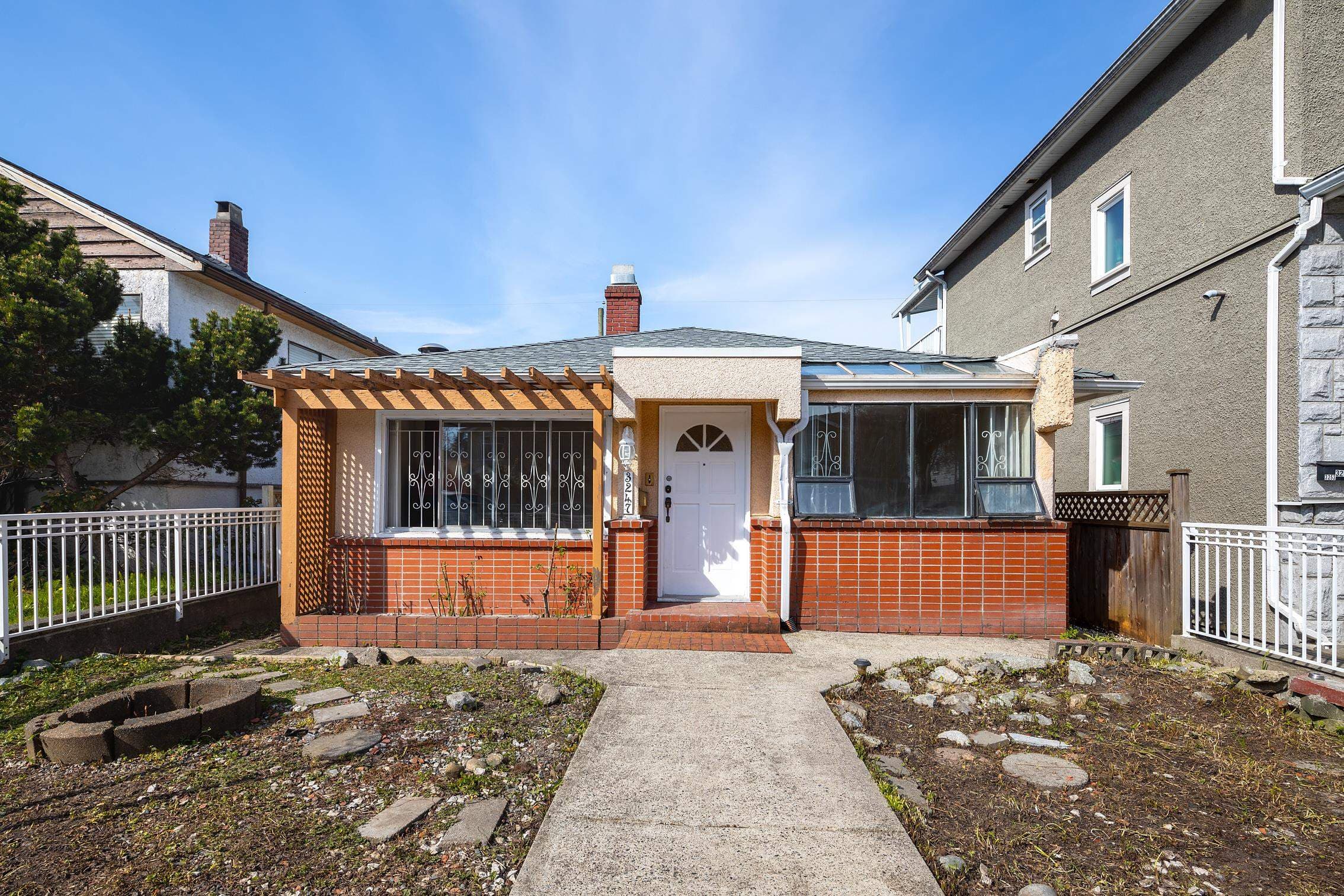 3247 Napier Street, Vancouver