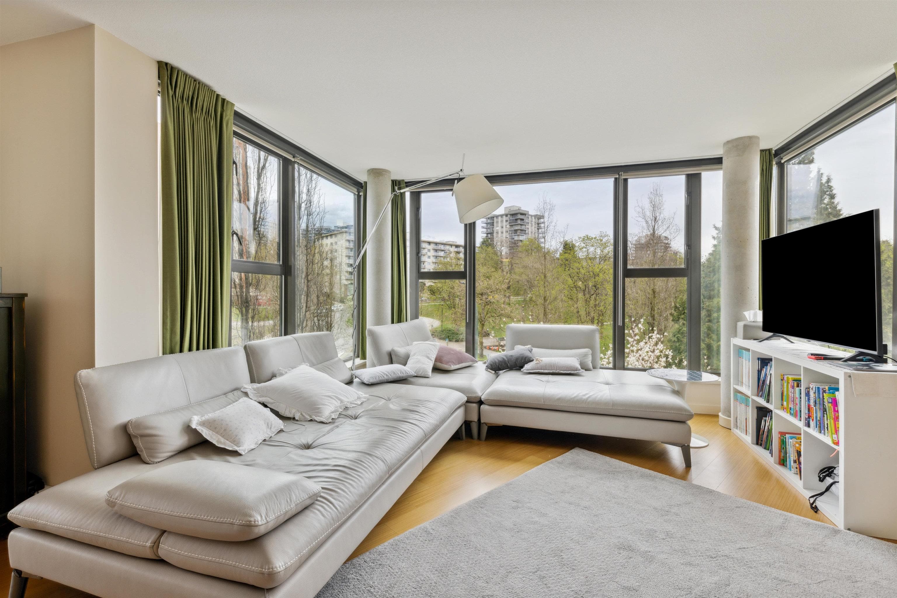 501 - 683 Victoria Park West, North Vancouver, V7M 0A2 — photo 2