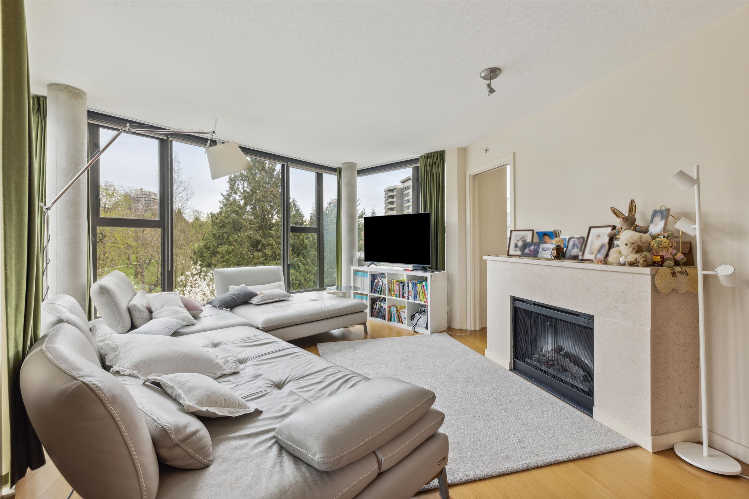 501 - 683 Victoria Park West, North Vancouver, V7M 0A2 — photo 3
