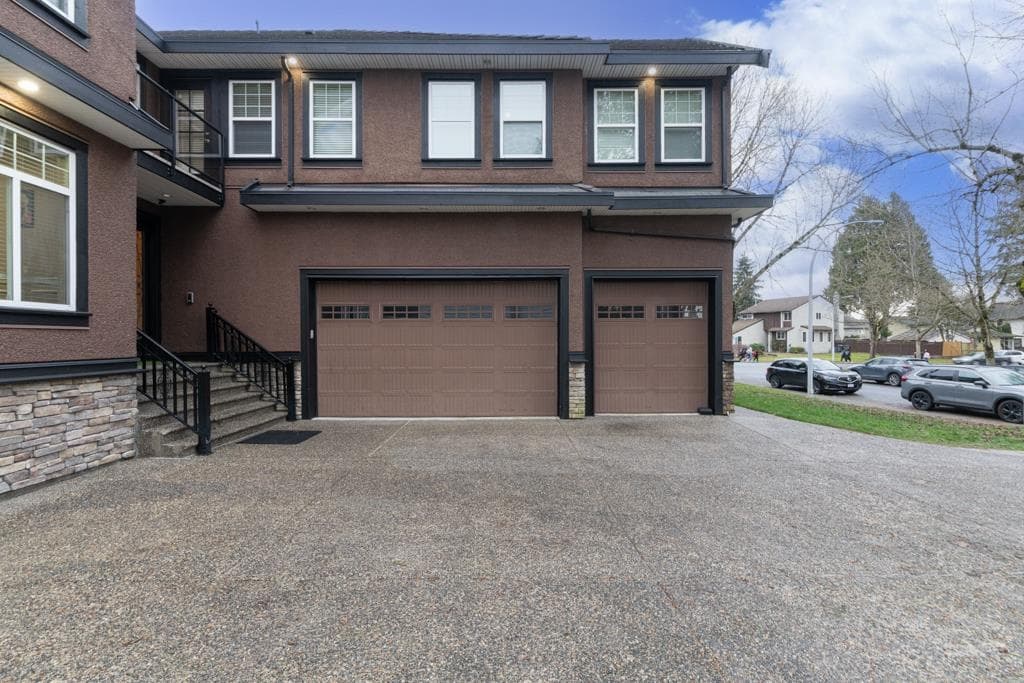 7033 129a Street, Surrey, V3W 7B1 — photo 2