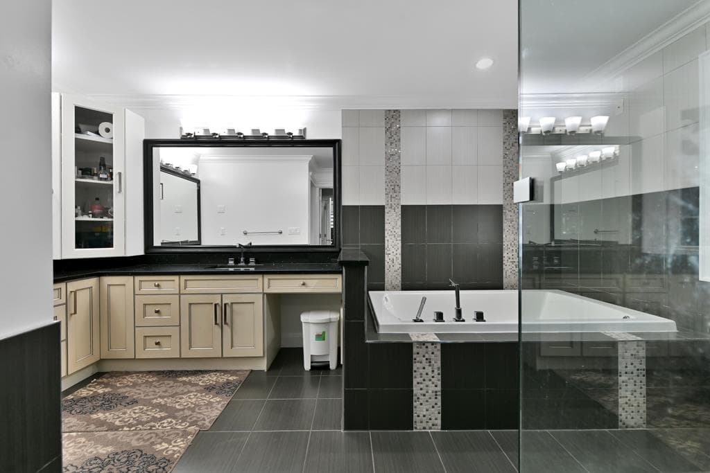 7033 129a Street, Surrey, V3W 7B1 — photo 4