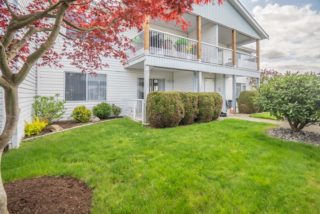 17 - 32691 Garibaldi Drive, Abbotsford, V2T 5T7 — photo 1
