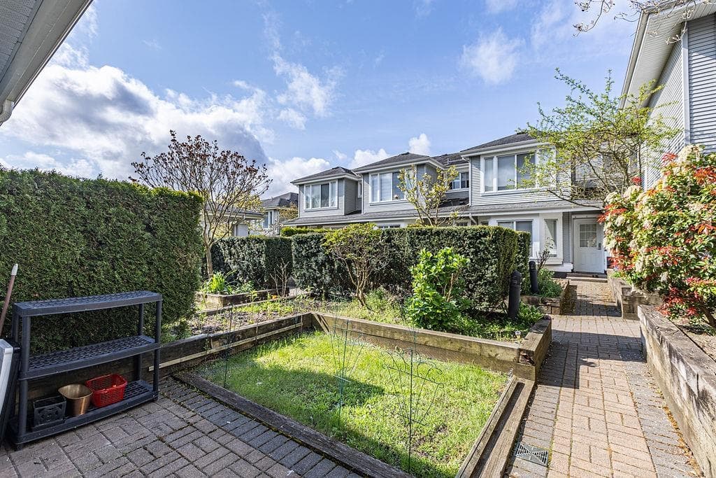 10 - 7370 Stride Avenue, Burnaby, V3N 5E6 — photo 3