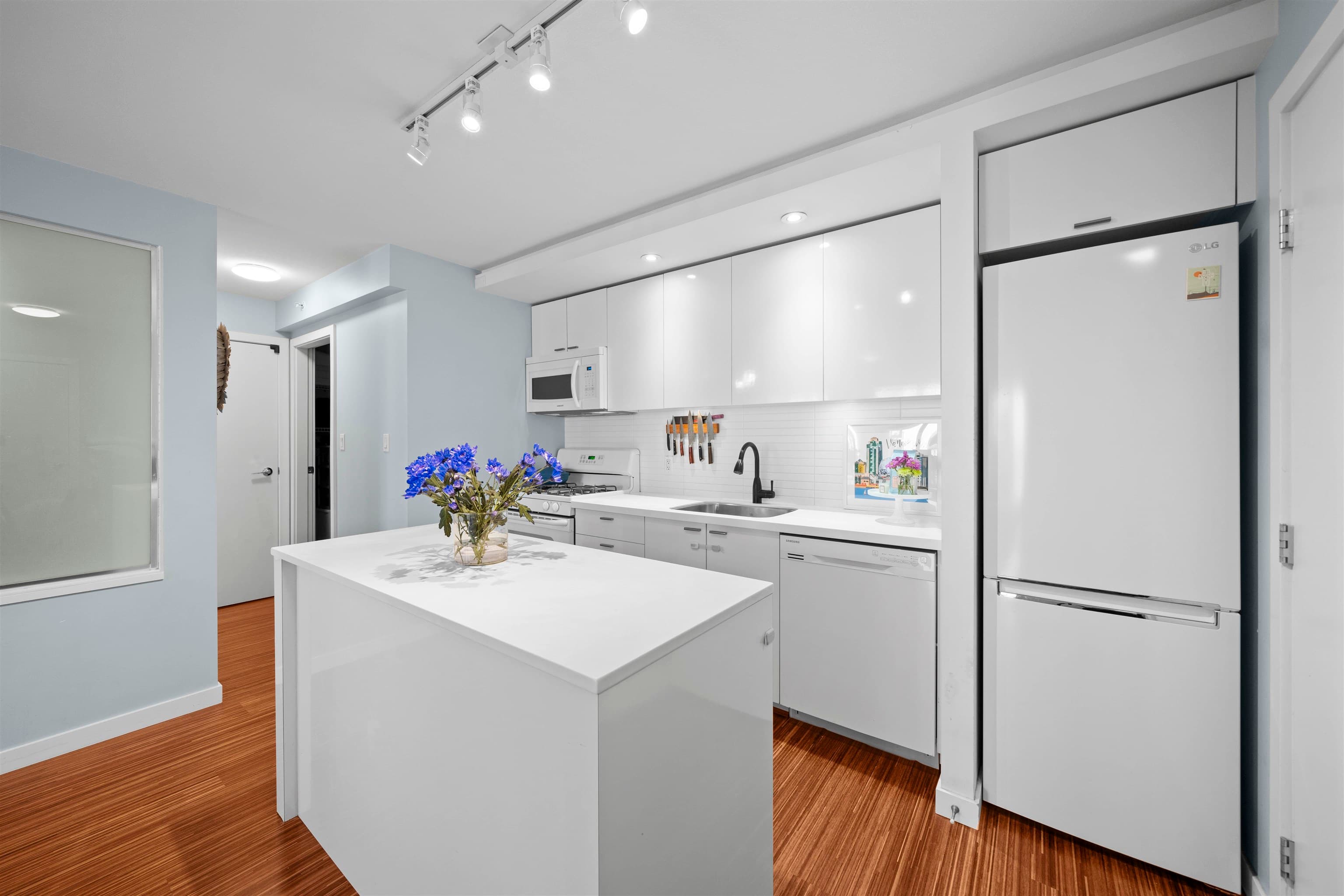 511 - 328 E 11th Avenue, Vancouver, V5T 4W1 — photo 3