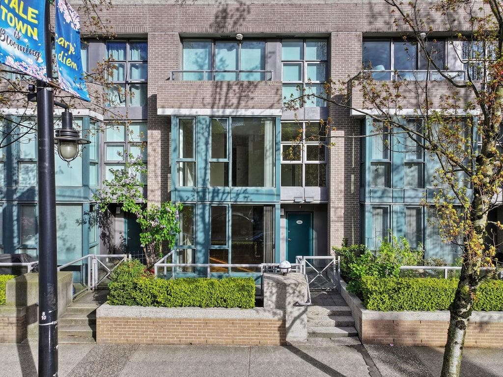 1068 Cambie Street, Vancouver, V6B 6J5 — photo 1