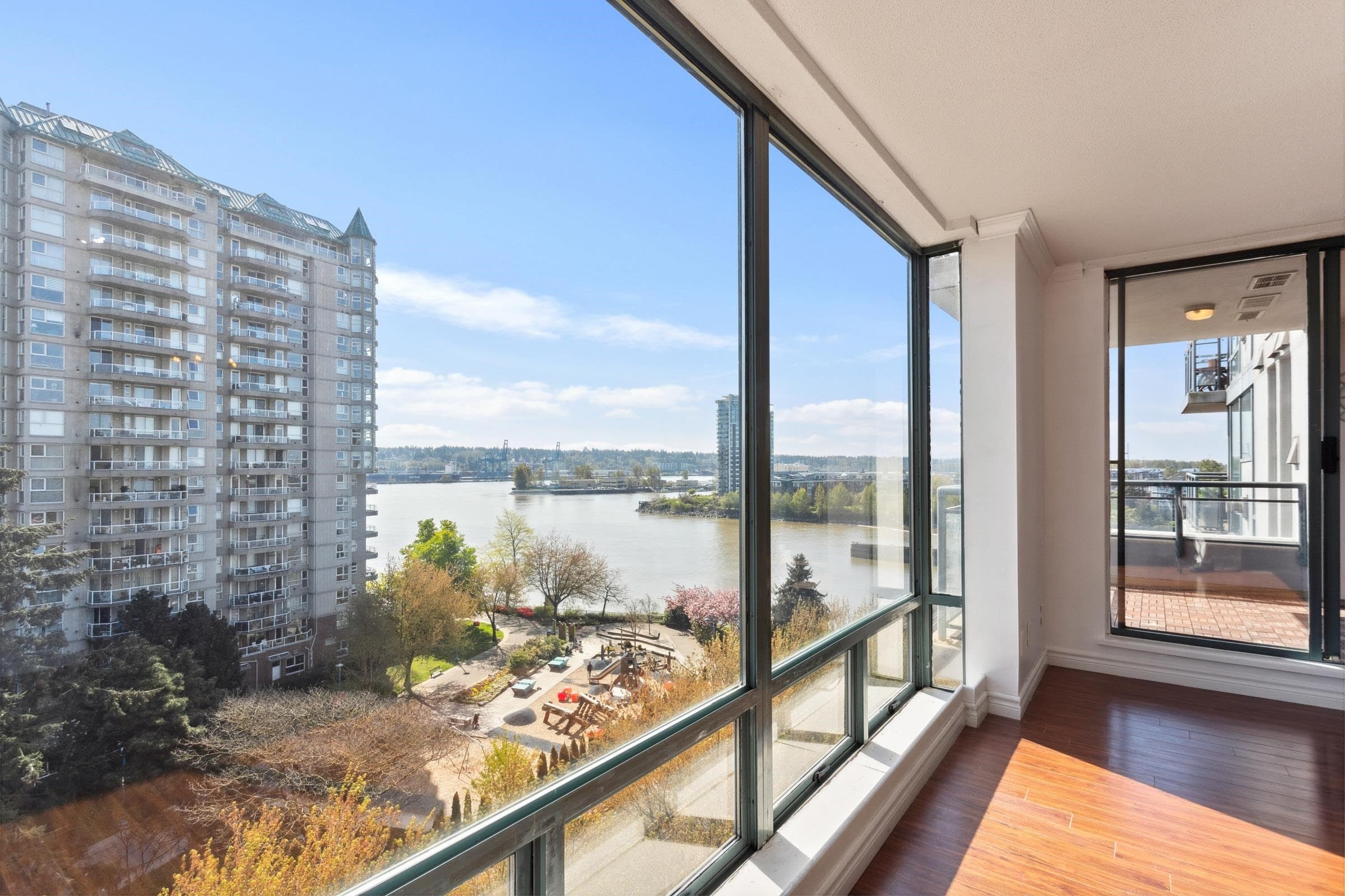 801 - 8 Laguna Court, New Westminster, V3M 6M6 — photo 5