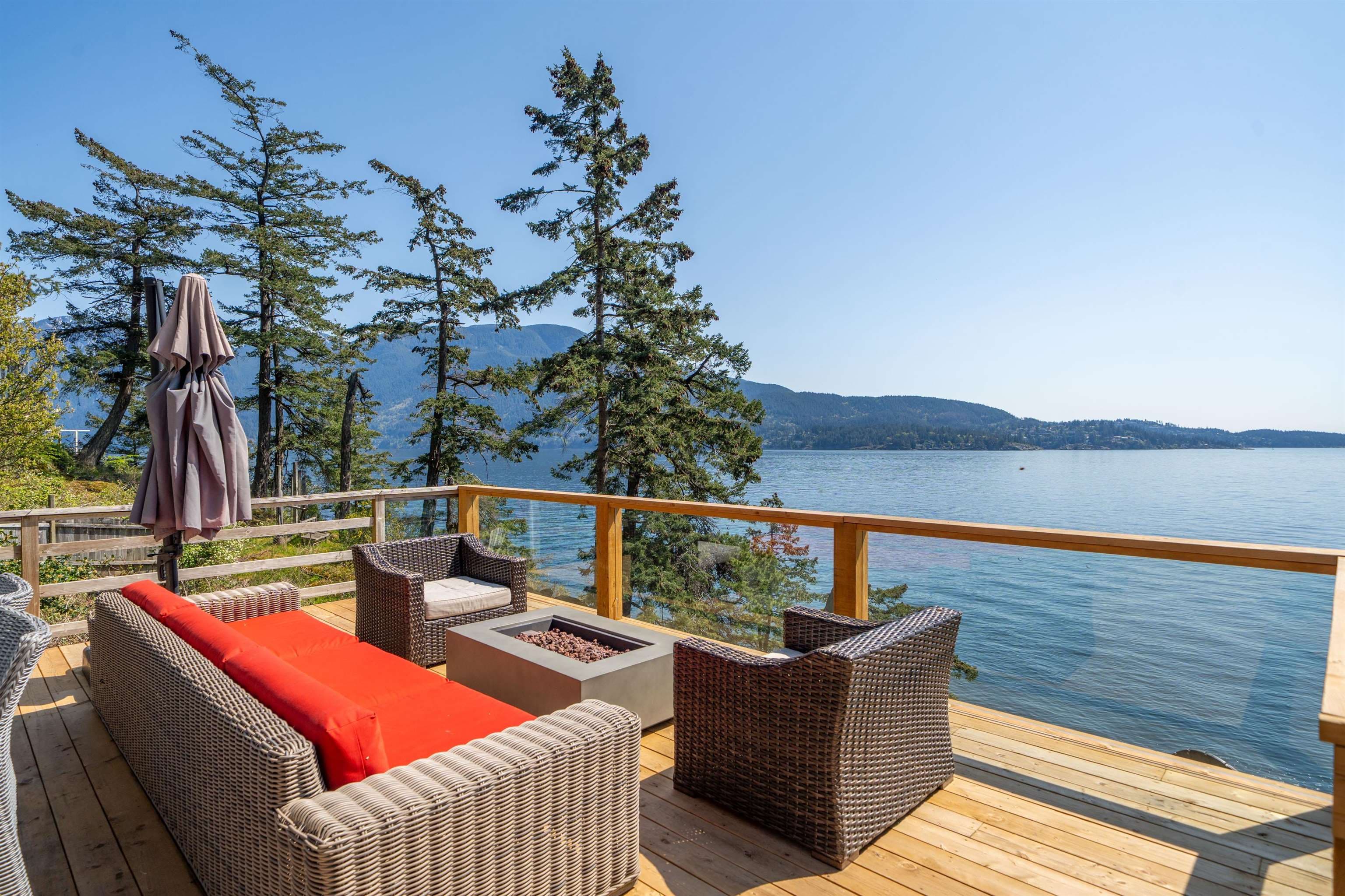 233 David Road, Bowen Island
