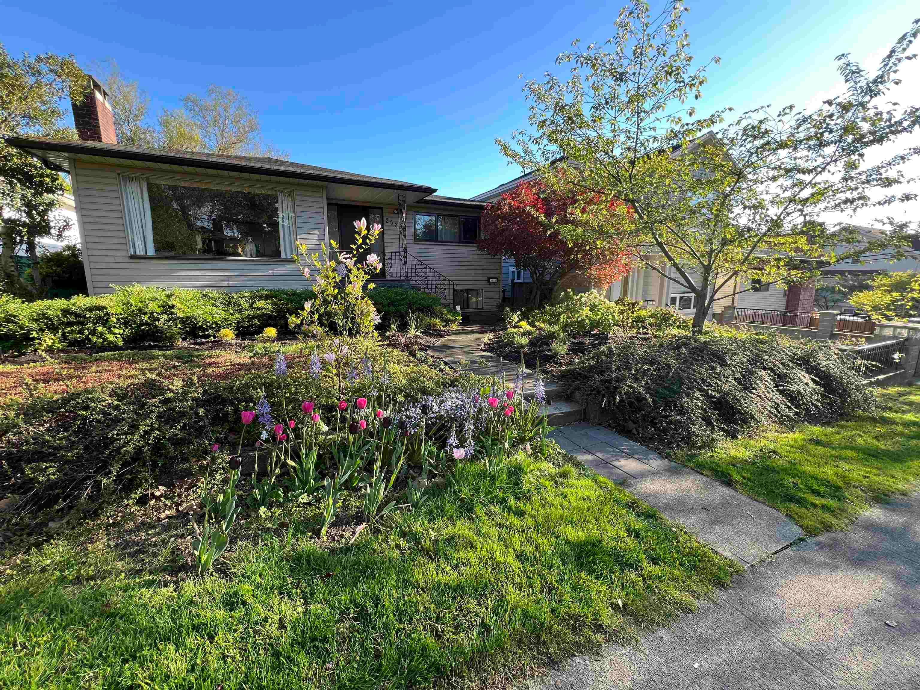 2520 E 8th Avenue, Vancouver