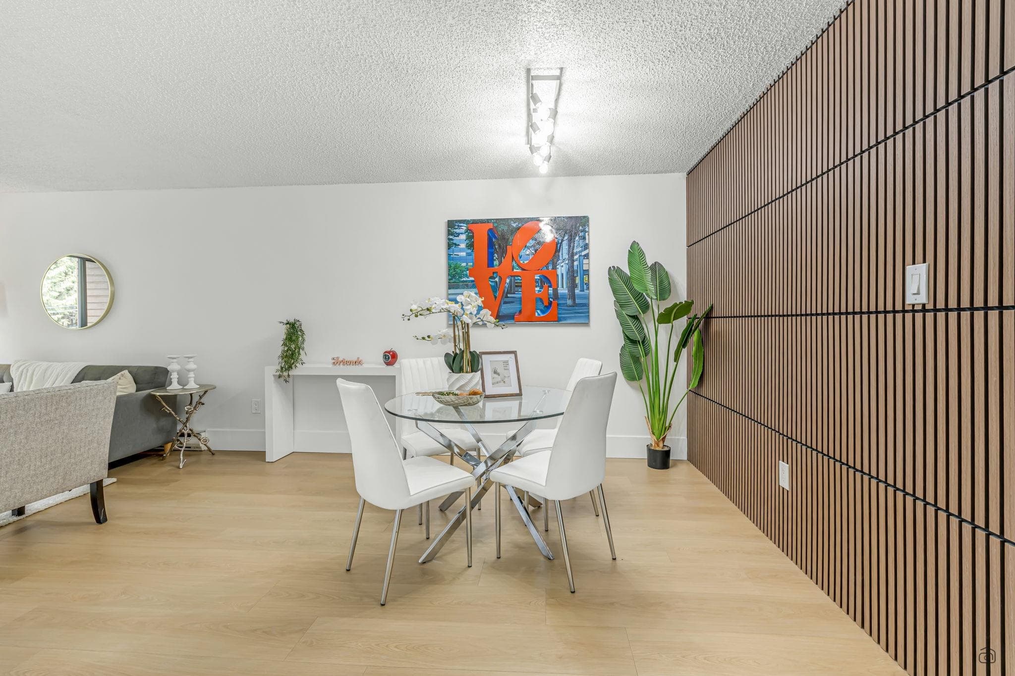 207 - 37 Agnes Street, New Westminster, V3L 5G9 — photo 2
