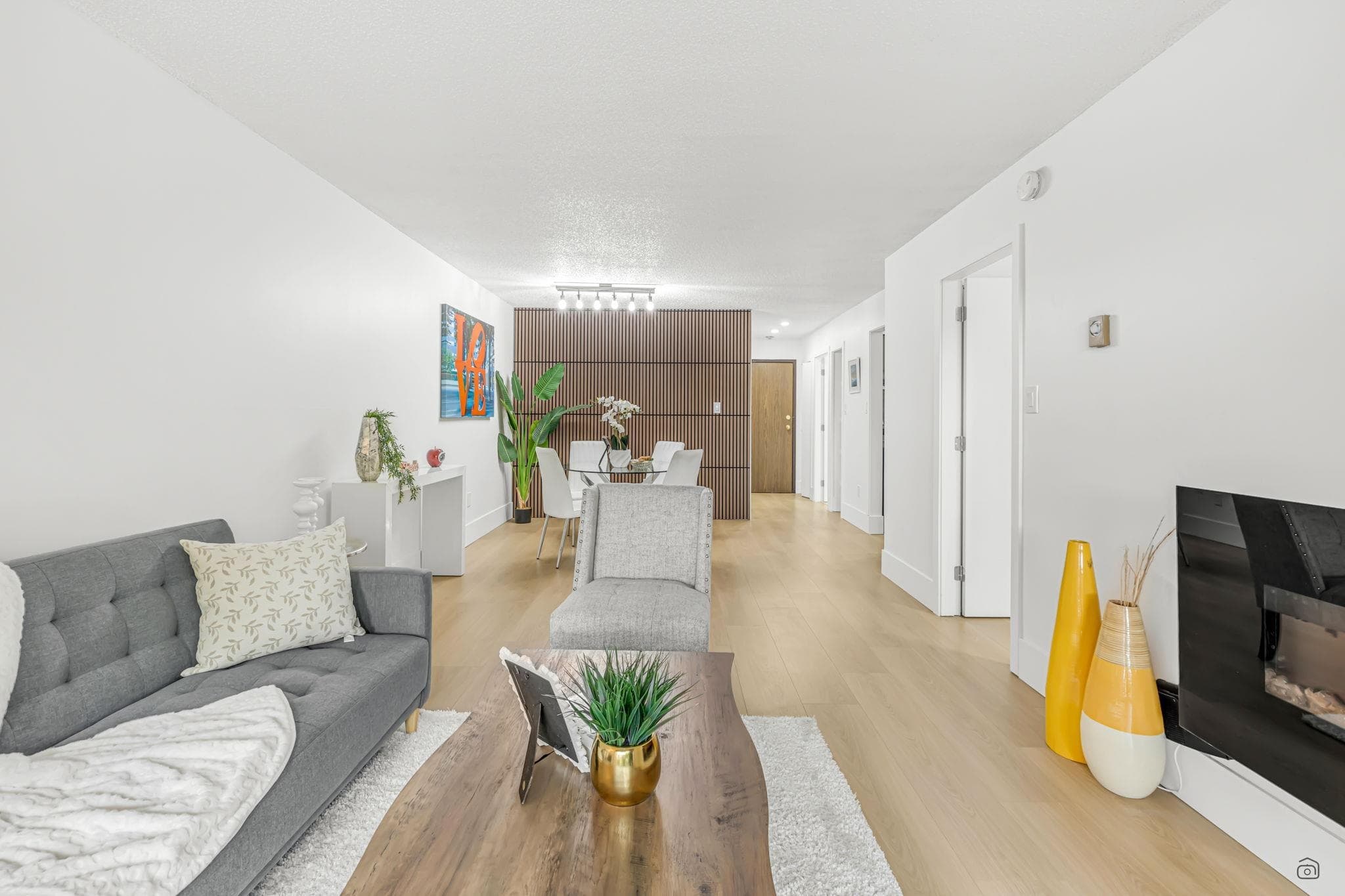 207 - 37 Agnes Street, New Westminster, V3L 5G9 — photo 1