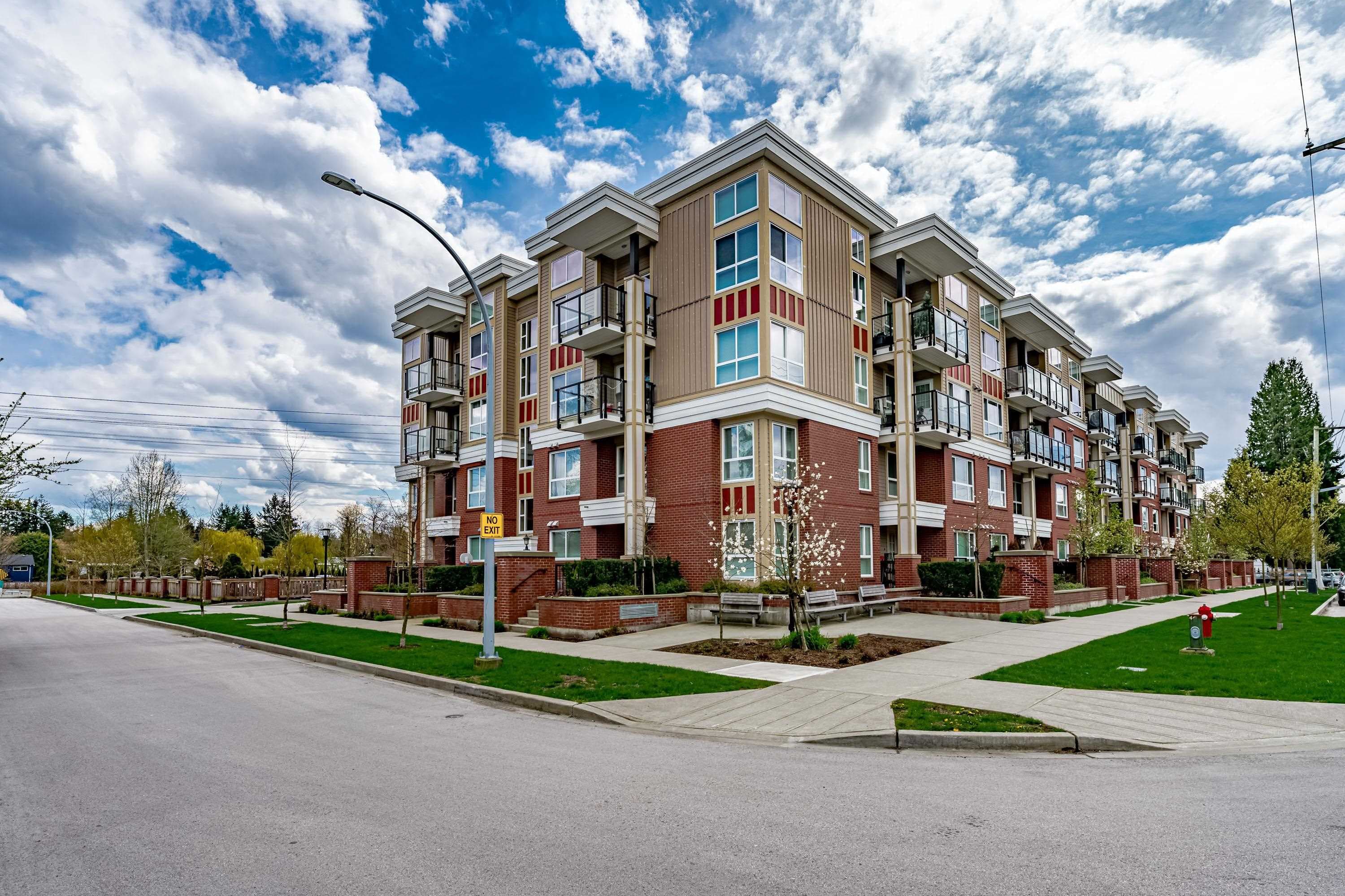 408 - 10688 140 Street, Surrey, V3T 4N8 — photo 2
