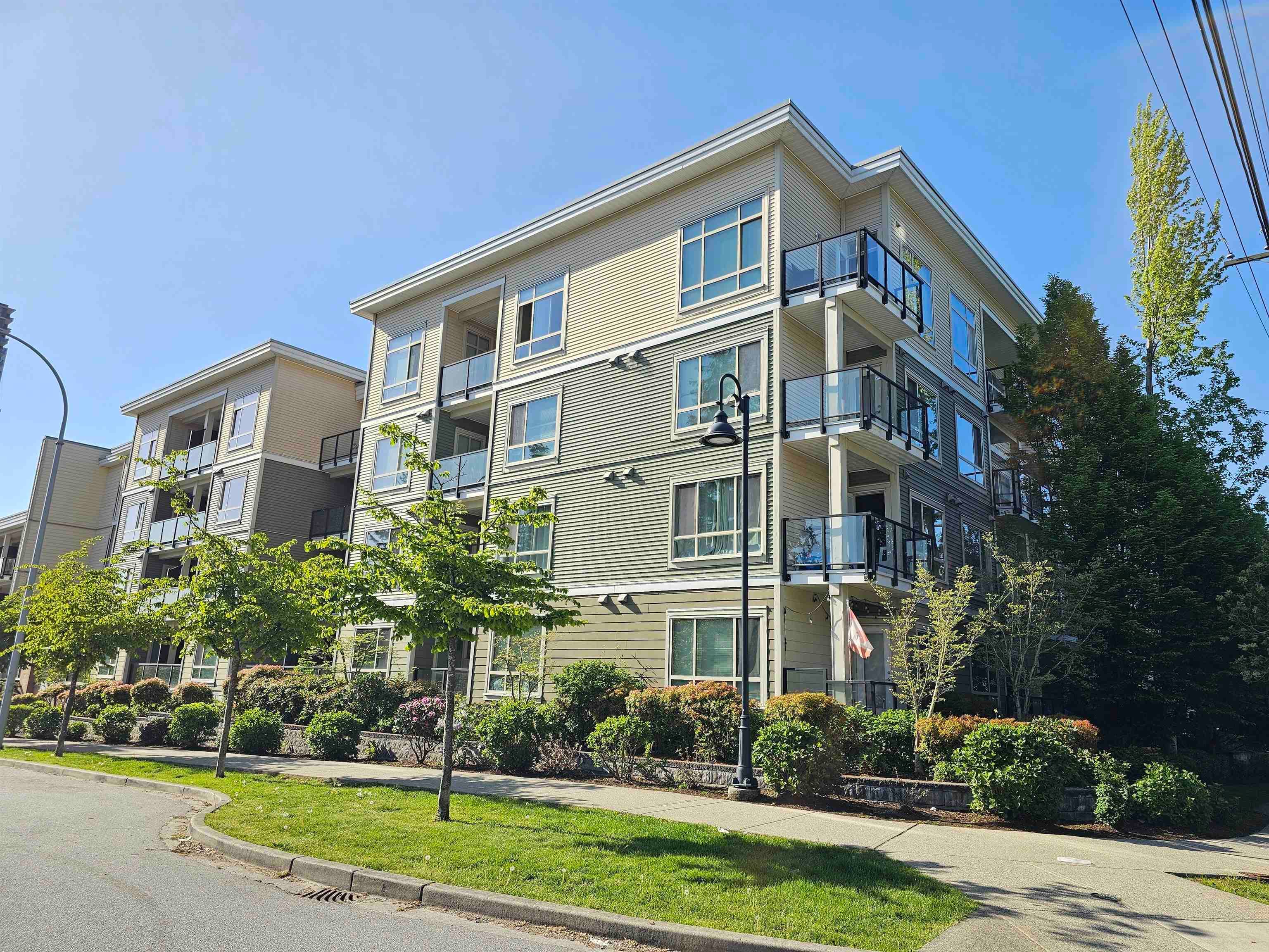 419 - 13789 107a Avenue, Surrey, V3T 0B8 — photo 2