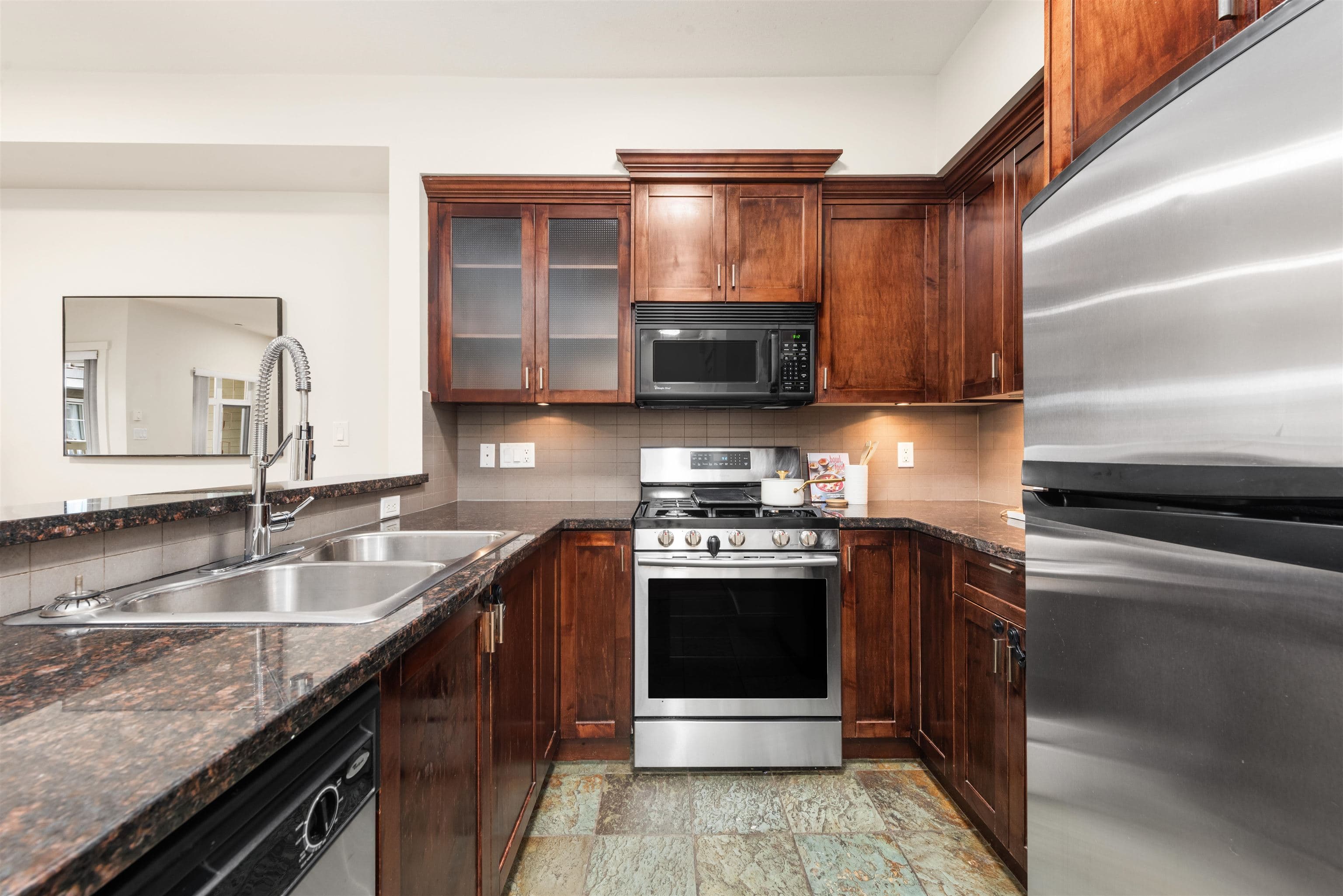 137 - 7388 Macpherson Avenue, Burnaby, V5J 0A1 — photo 4