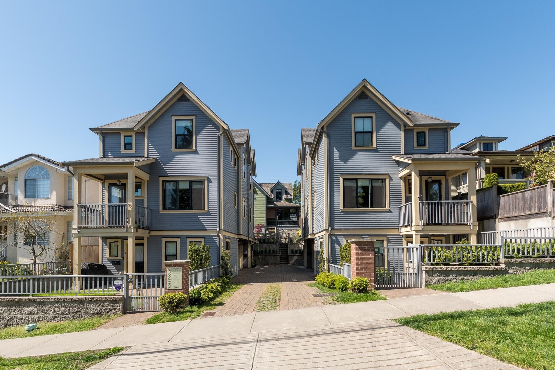 2 - 1023 Third Avenue, New Westminster