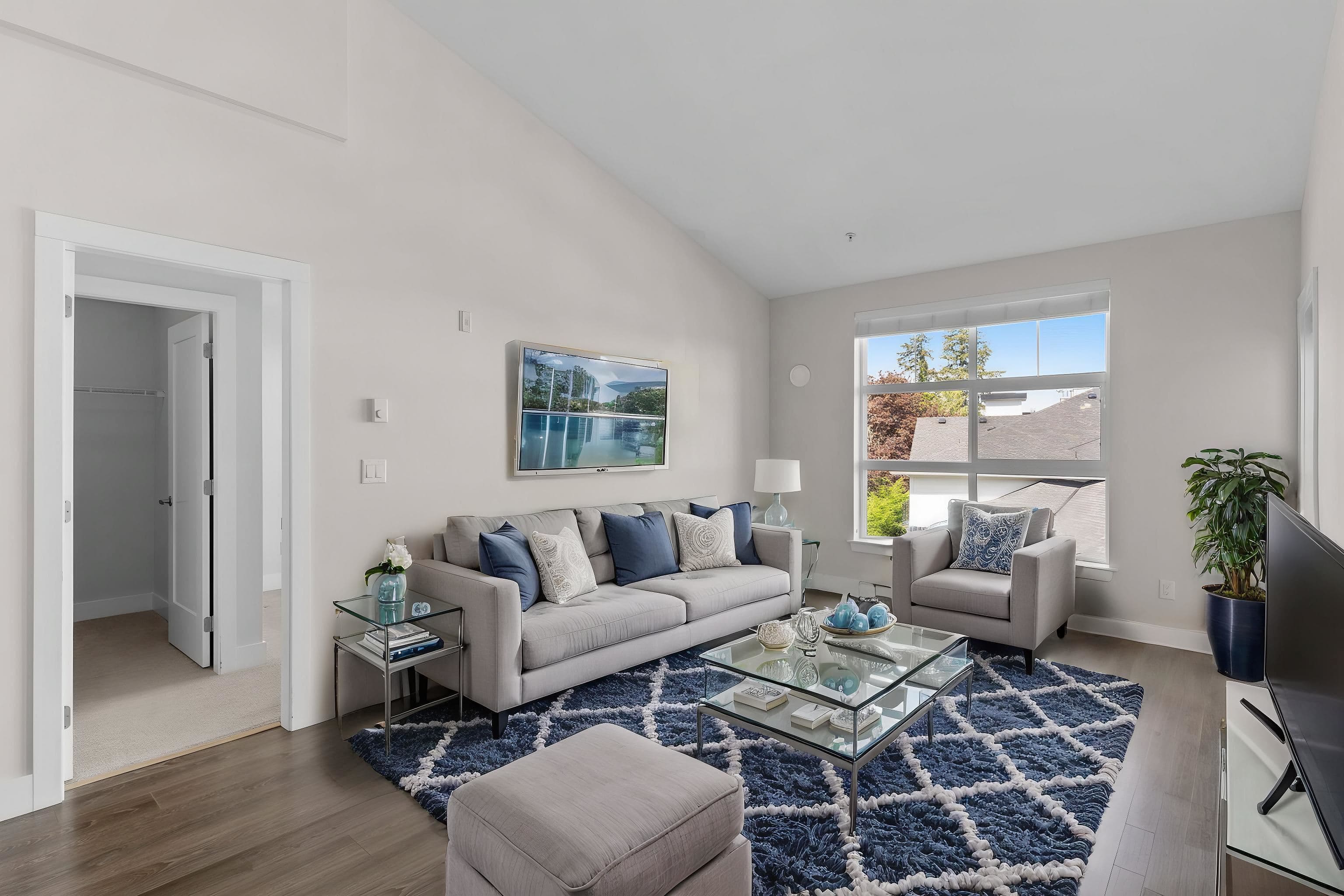 404 - 14605 Mcdougall Drive, Surrey, V4P 0G7 — photo 4