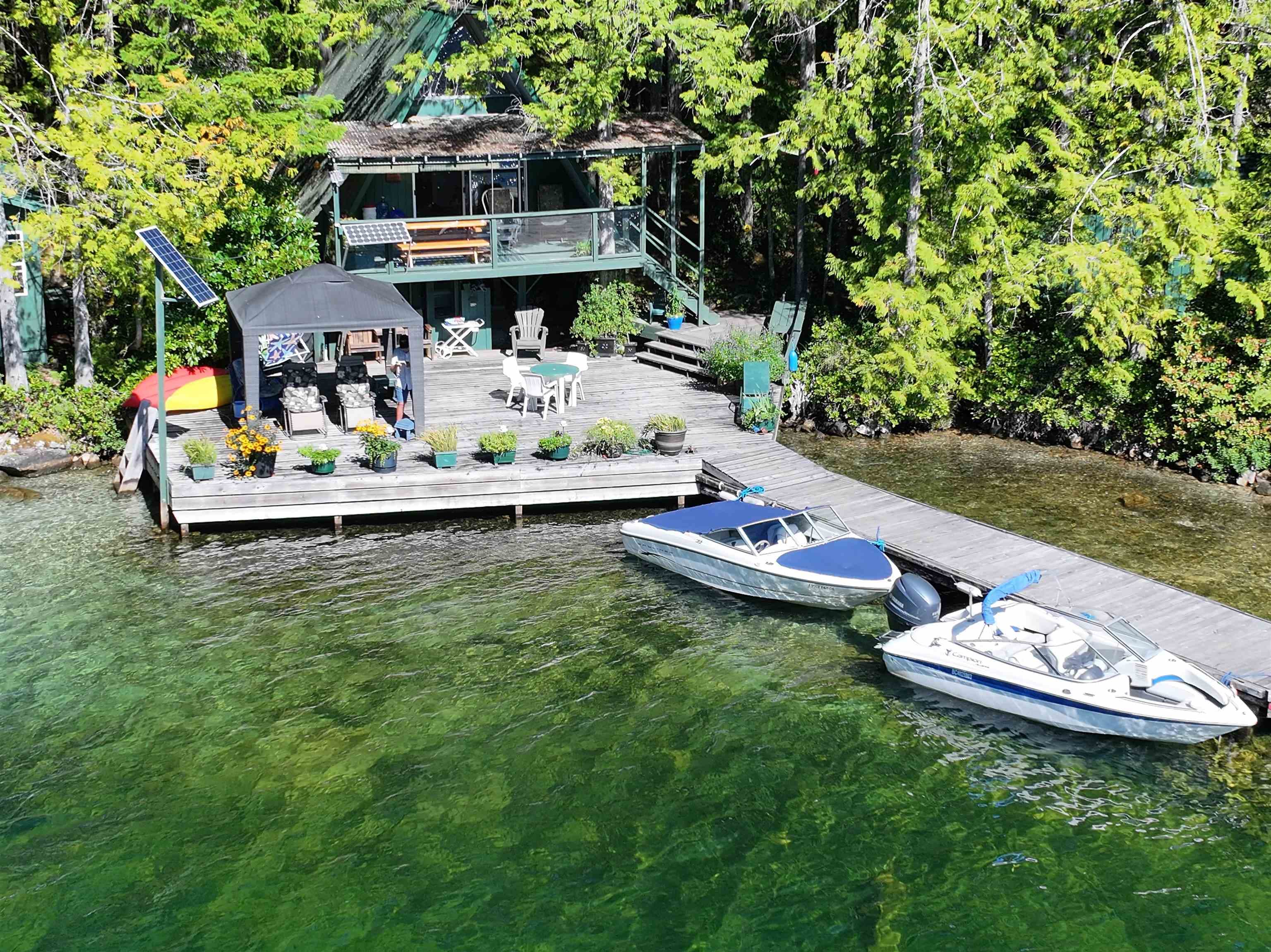 8120 West Sakinaw Lakeshore Way, Pender Harbour