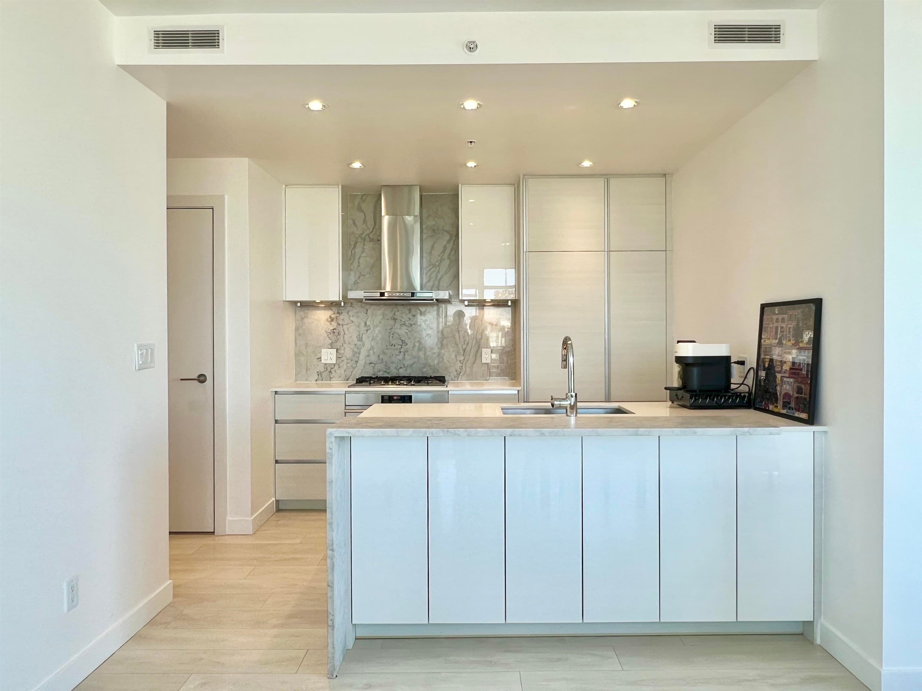3710 - 6098 Station Street, Burnaby, V5H 0H4 — photo 2