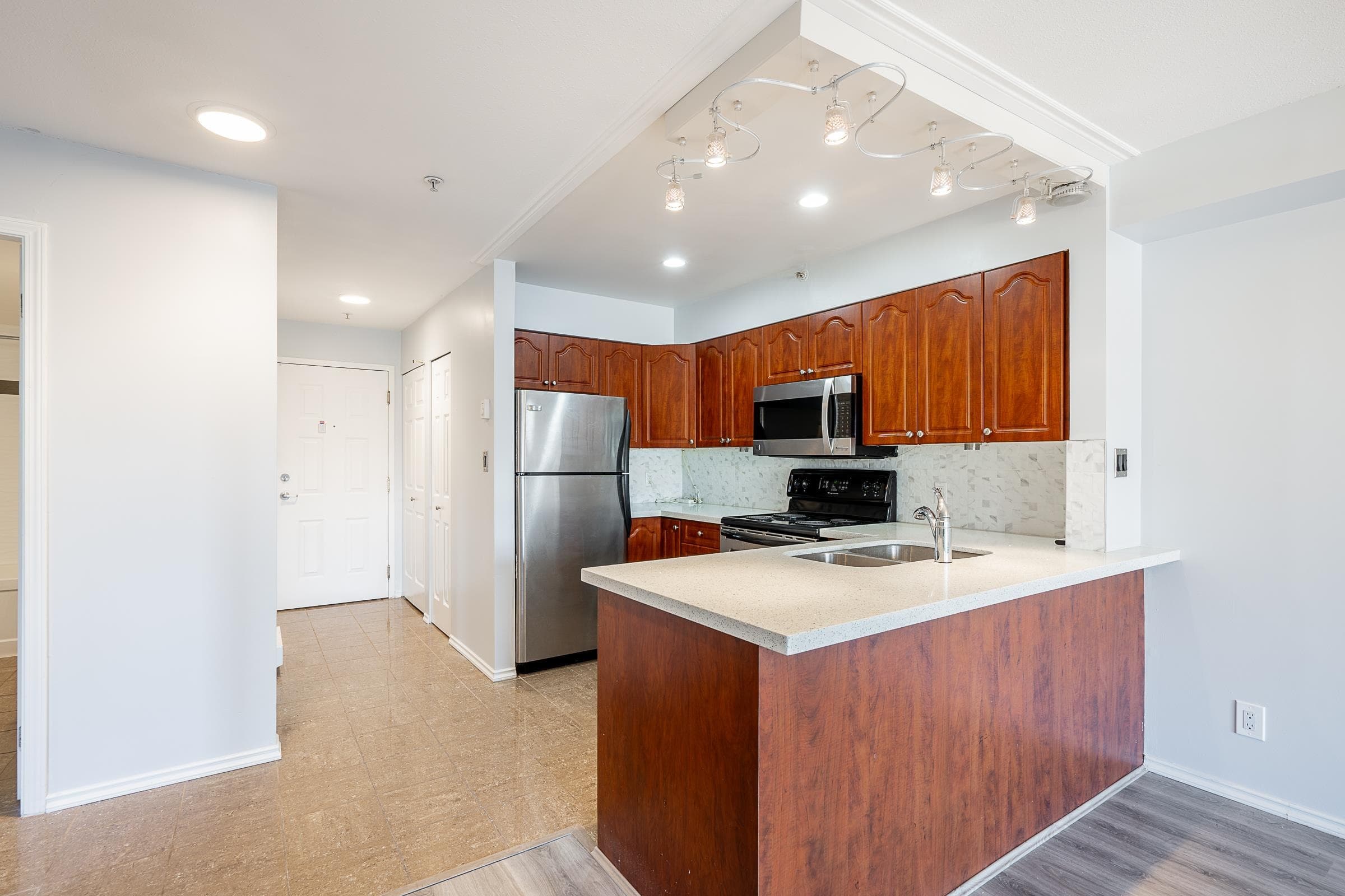 208 - 633 W 16th Avenue, Vancouver, V5Z 1S5 — photo 3