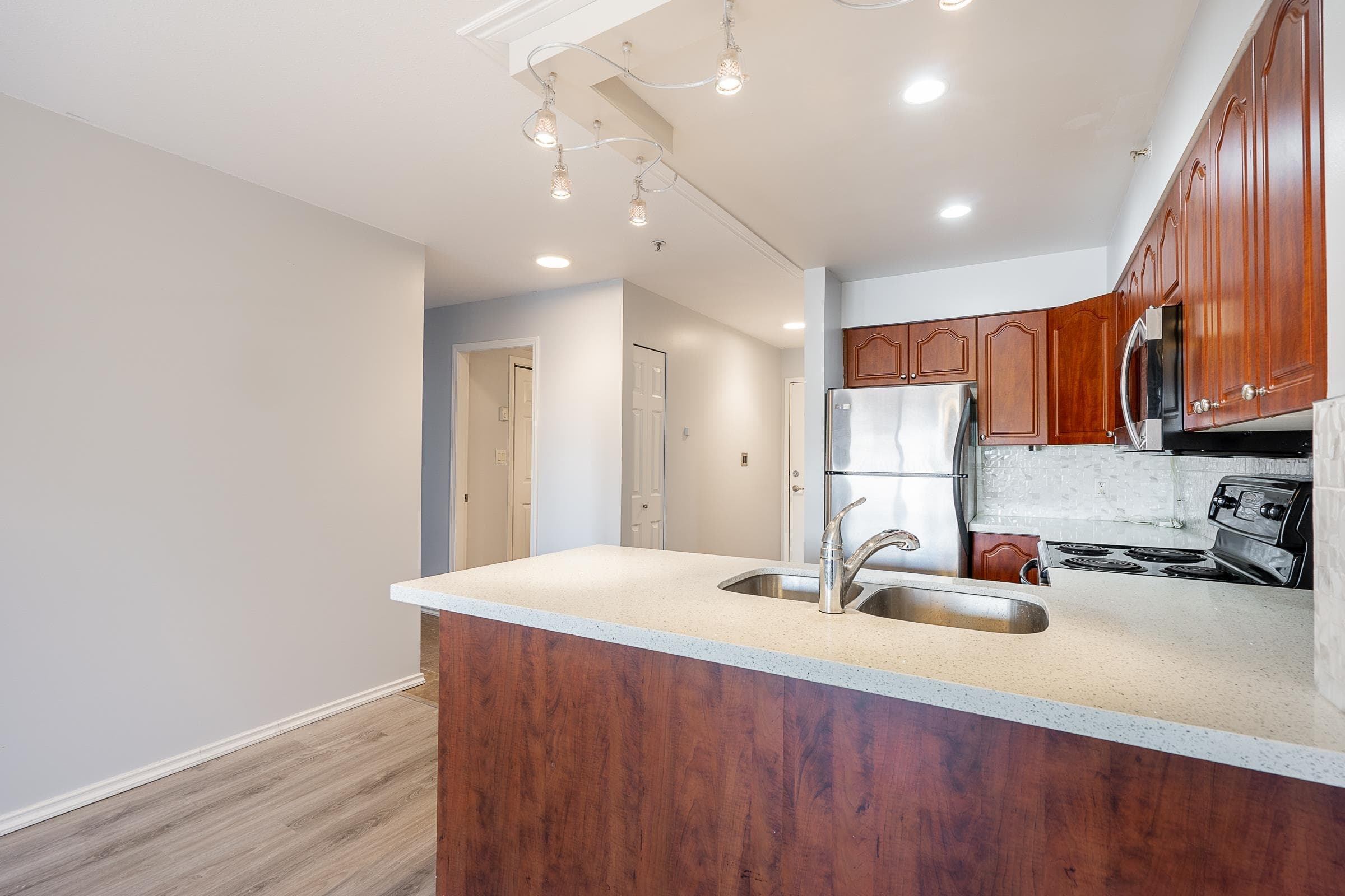 208 - 633 W 16th Avenue, Vancouver, V5Z 1S5 — photo 4