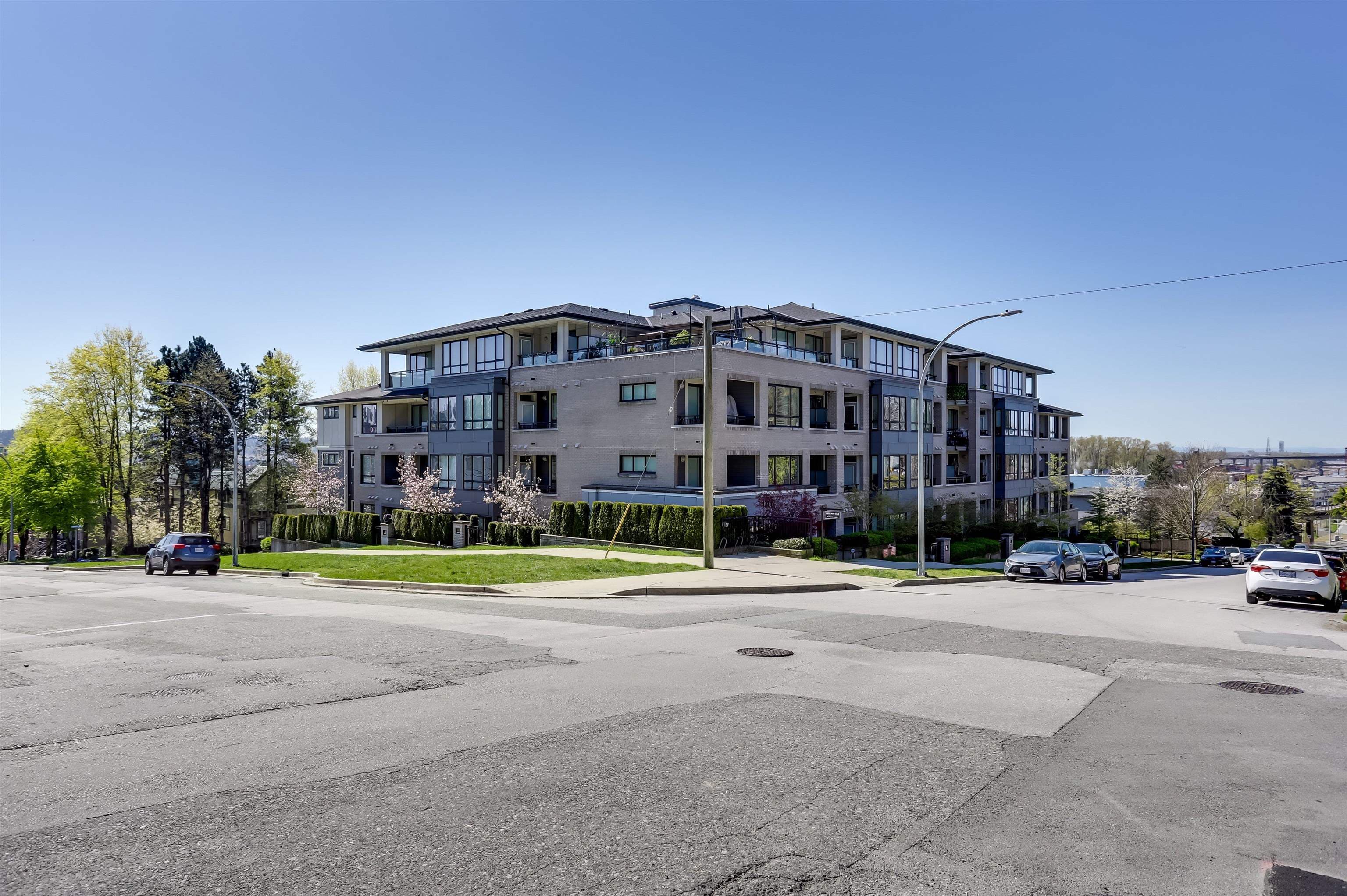 PH-01 - 1306 Fifth Avenue, Vancouver, V3M 0K5 — photo 2