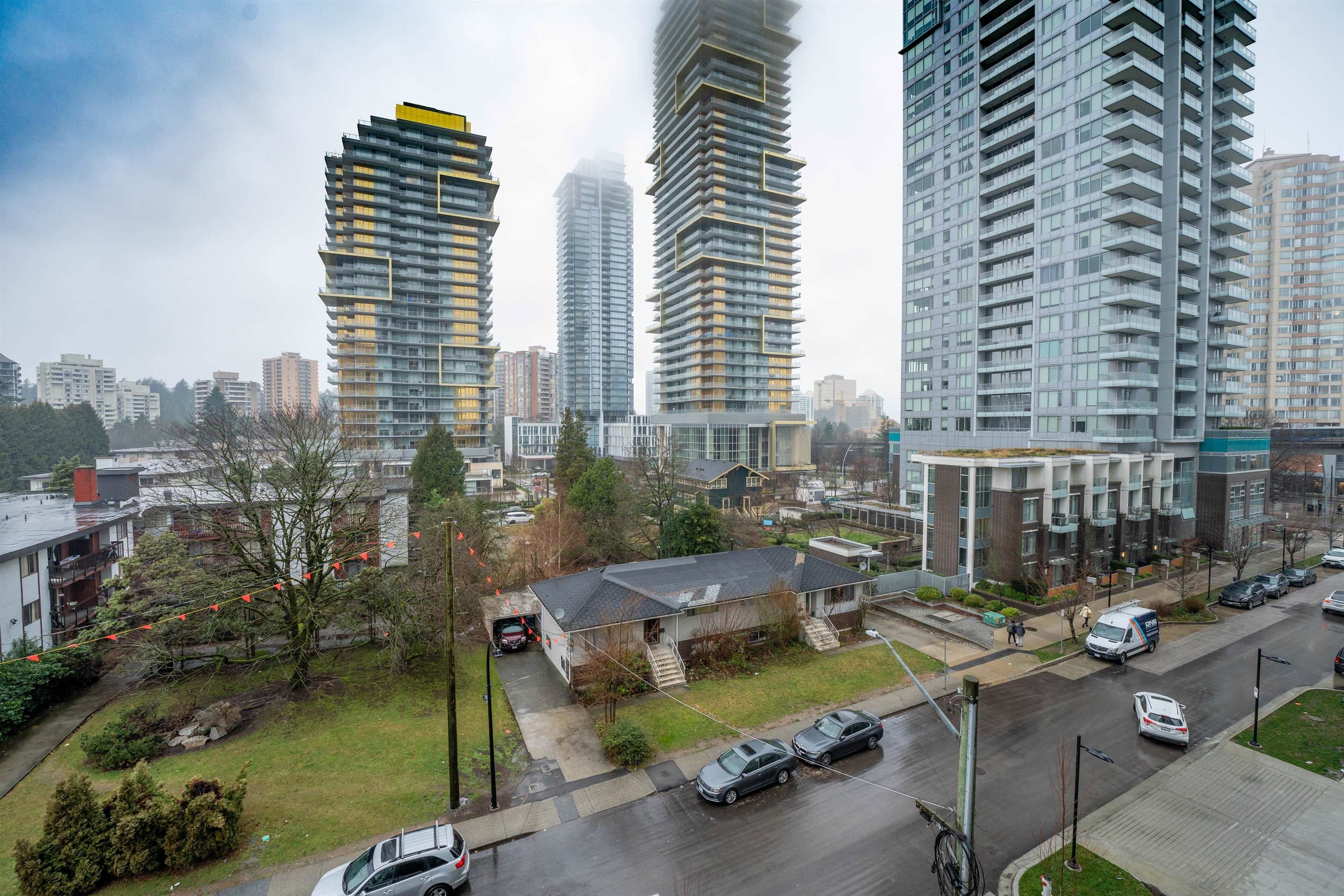 504 - 6398 Silver Avenue, Burnaby, V5H 0K7 — photo 3
