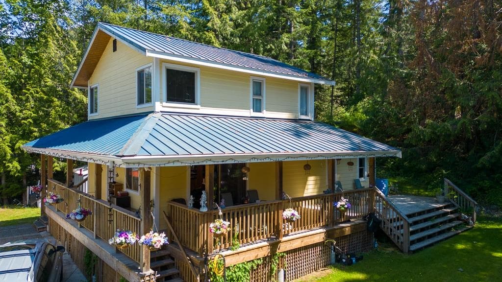 12886 Lagoon Road, Madeira Park