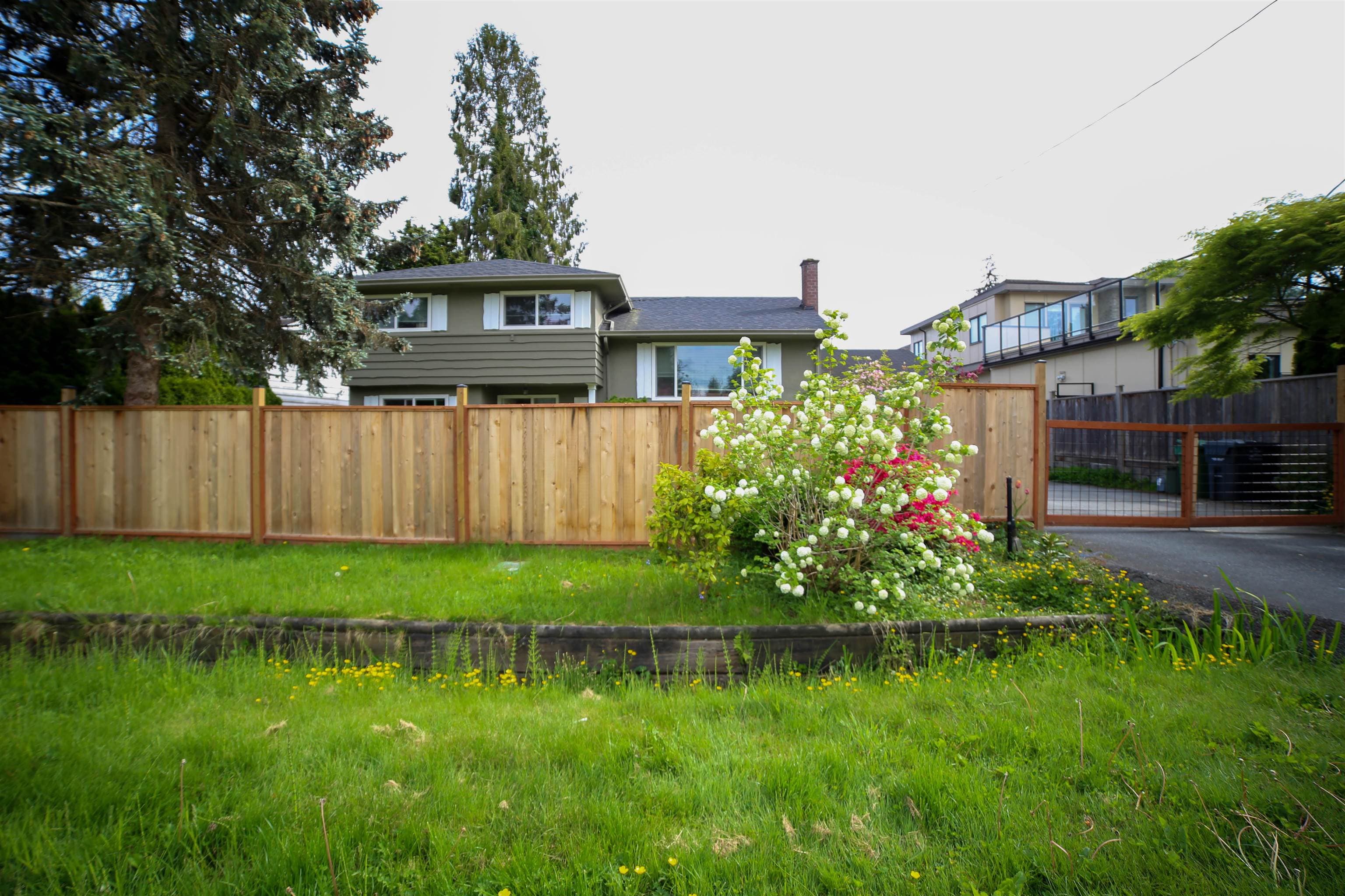 9751 Pinewell Crescent, Richmond