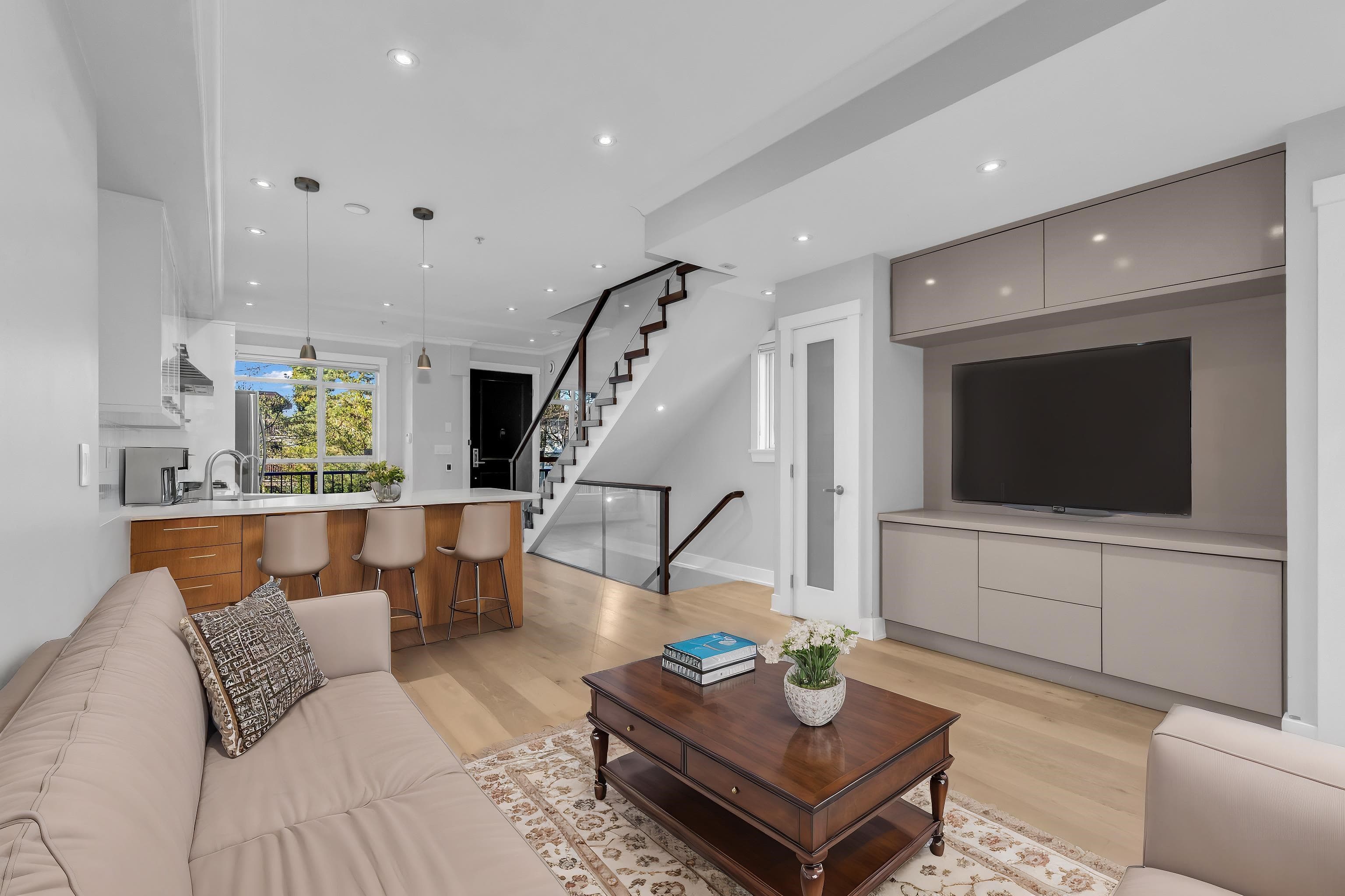 1956 W 5th Avenue, Vancouver, V6J 1P7 — photo 2