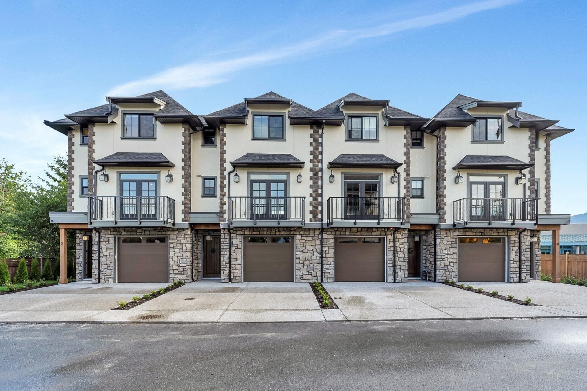 8 - 6590 Fern Street, Chilliwack, V2R 2Z7 — photo 2