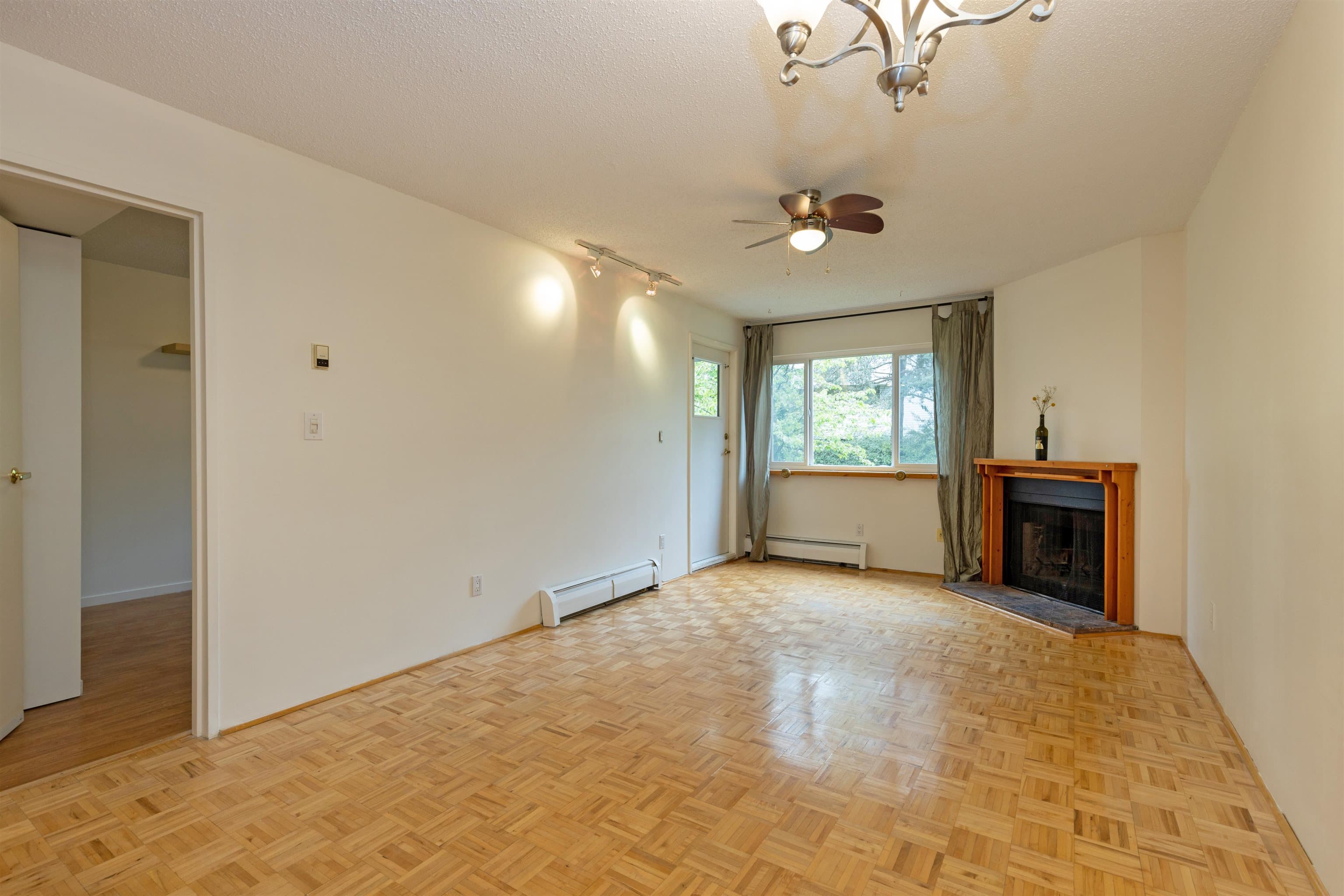 213 - 1209 Howie Avenue, Coquitlam, V3J 1T9 — photo 3