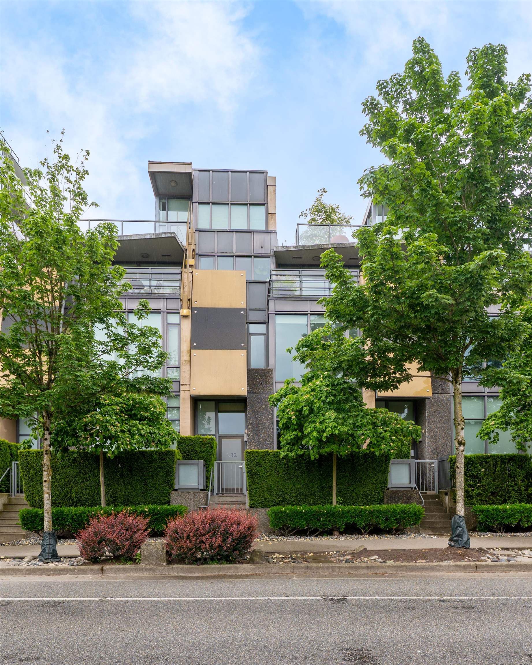 232 W 1st Avenue, Vancouver, V5Y 3T2 — photo 2