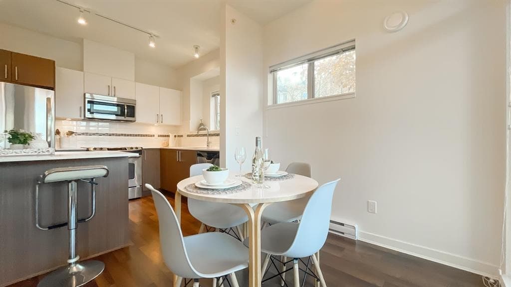 TOP FLOOR - 8733 160 Street, Surrey, V4N 6P9 — photo 3