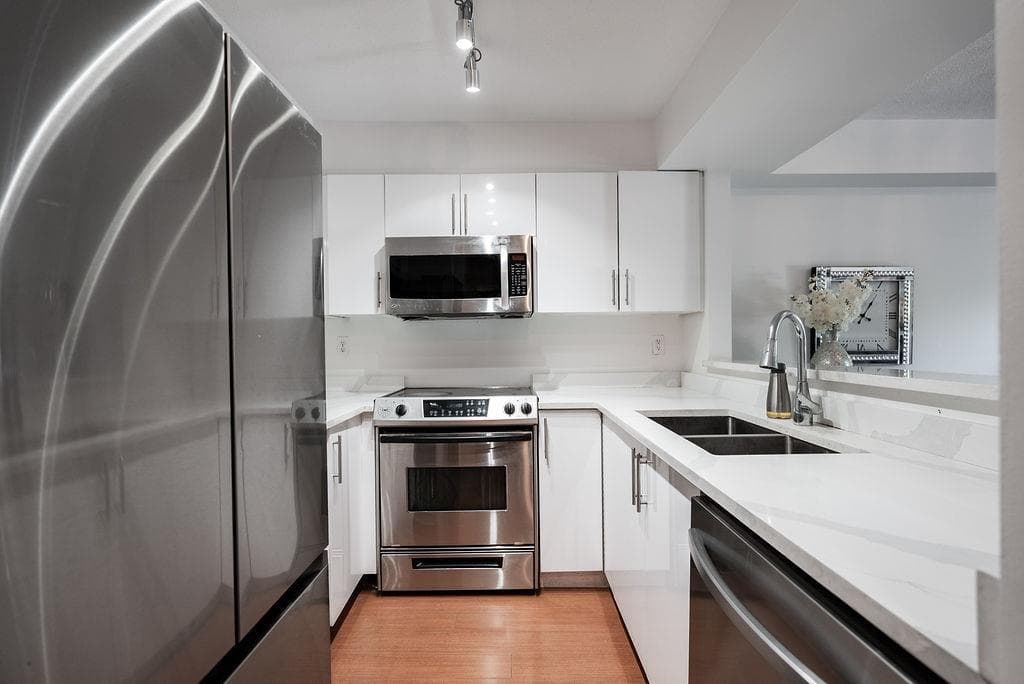 217 - 8110 120a Street, Surrey, V3W 3P3 — photo 2