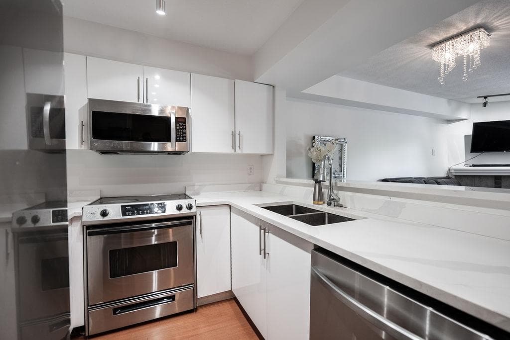 217 - 8110 120a Street, Surrey, V3W 3P3 — photo 3