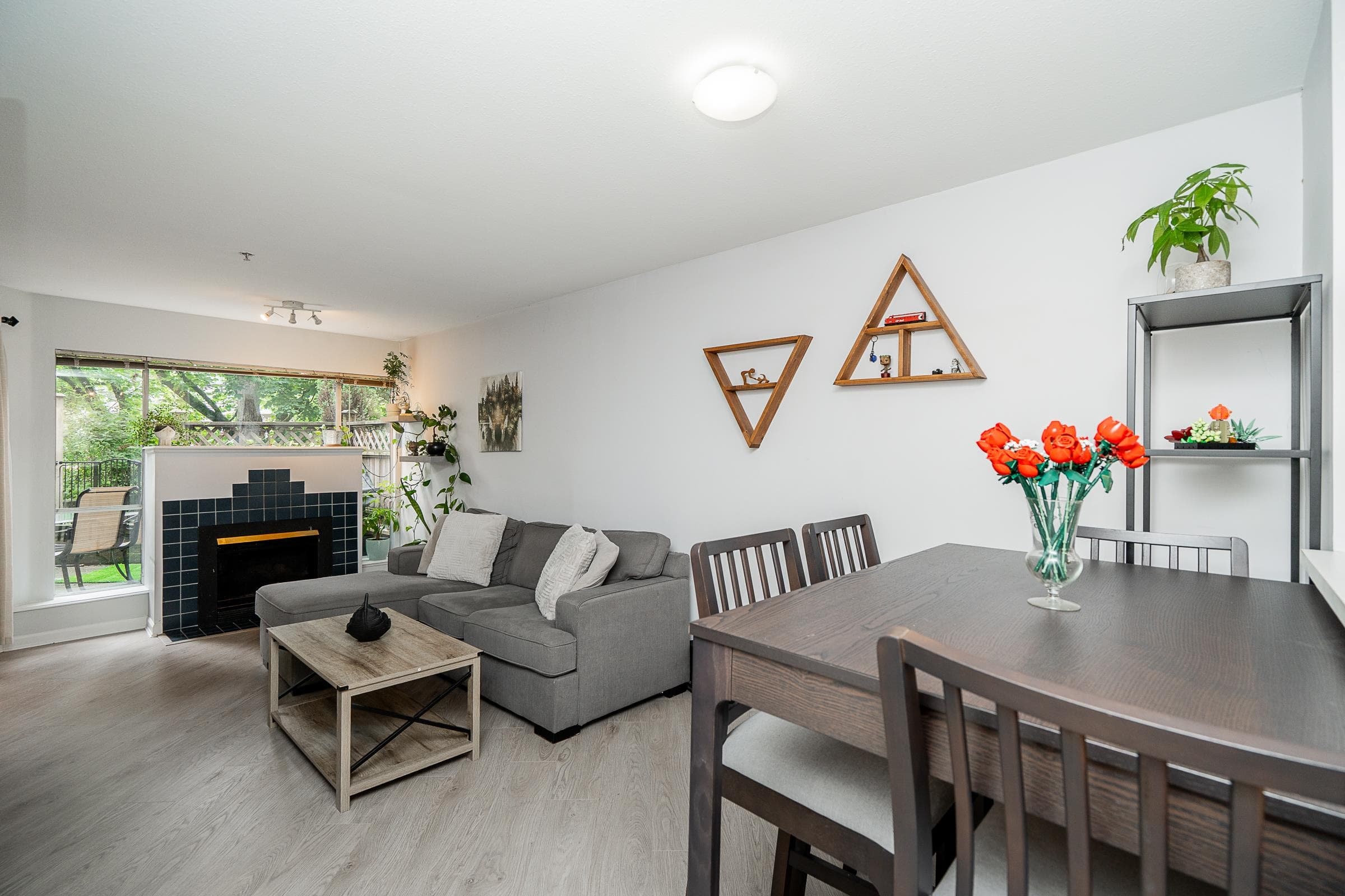 111 - 2401 Hawthorne Avenue, Port Coquitlam, V3C 6R9 — photo 2