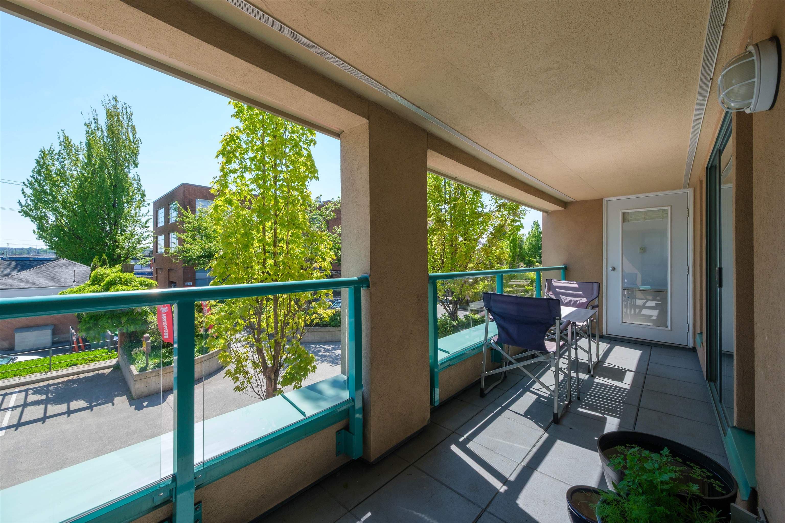 209 - 223 Mountain Highway, North Vancouver, V7J 3V3 — photo 1