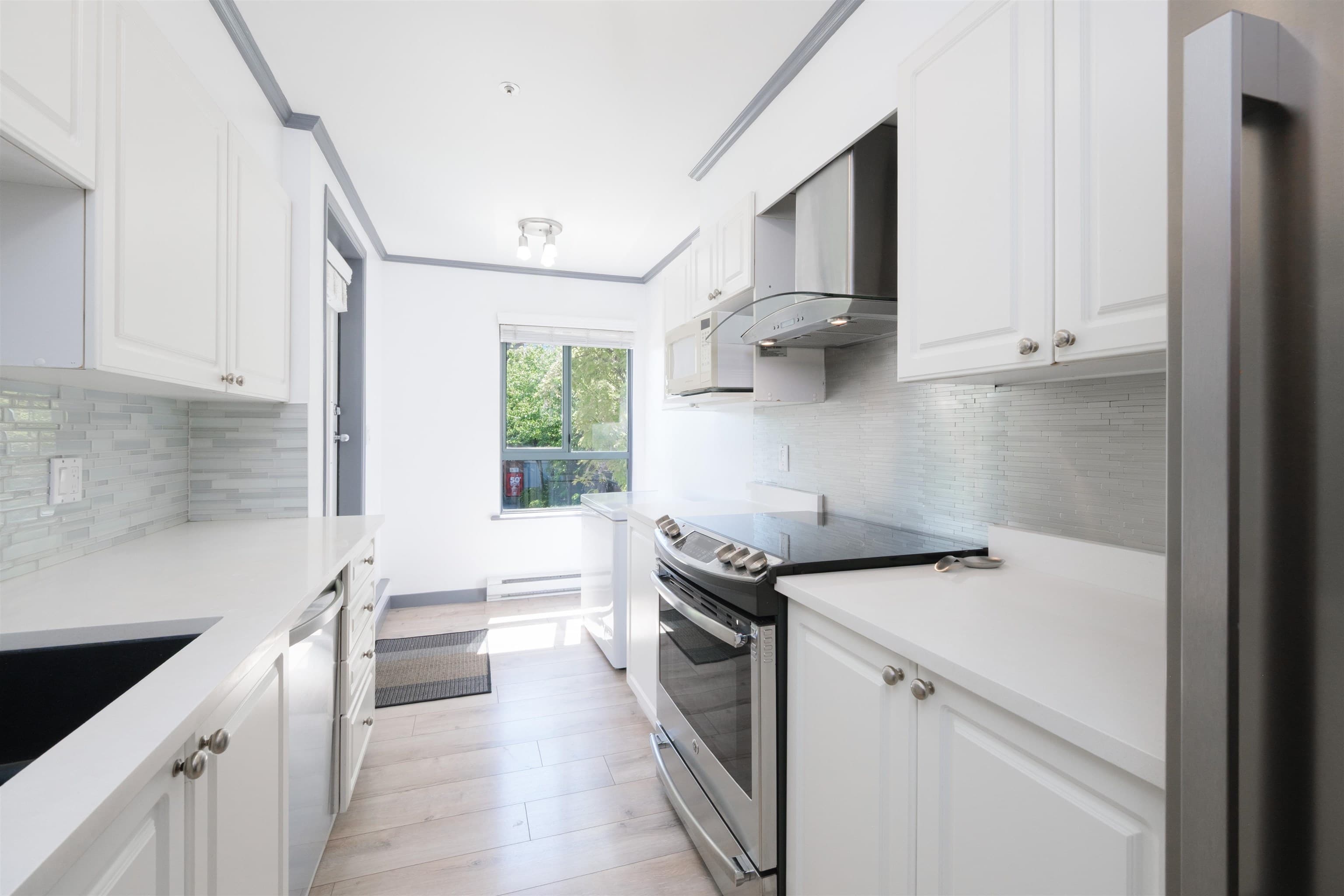 209 - 223 Mountain Highway, North Vancouver, V7J 3V3 — photo 5