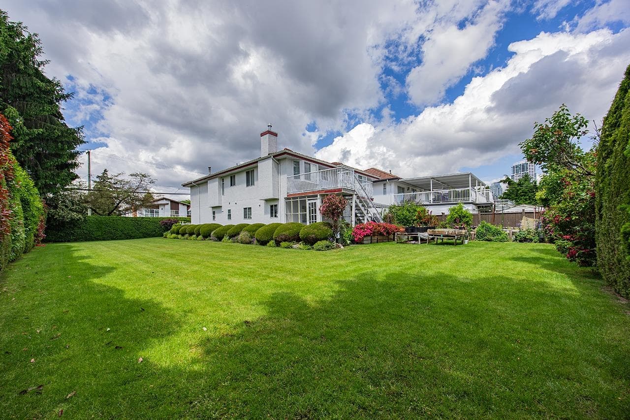 7168 Sussex Avenue, Burnaby, V5J 3V3 — photo 5