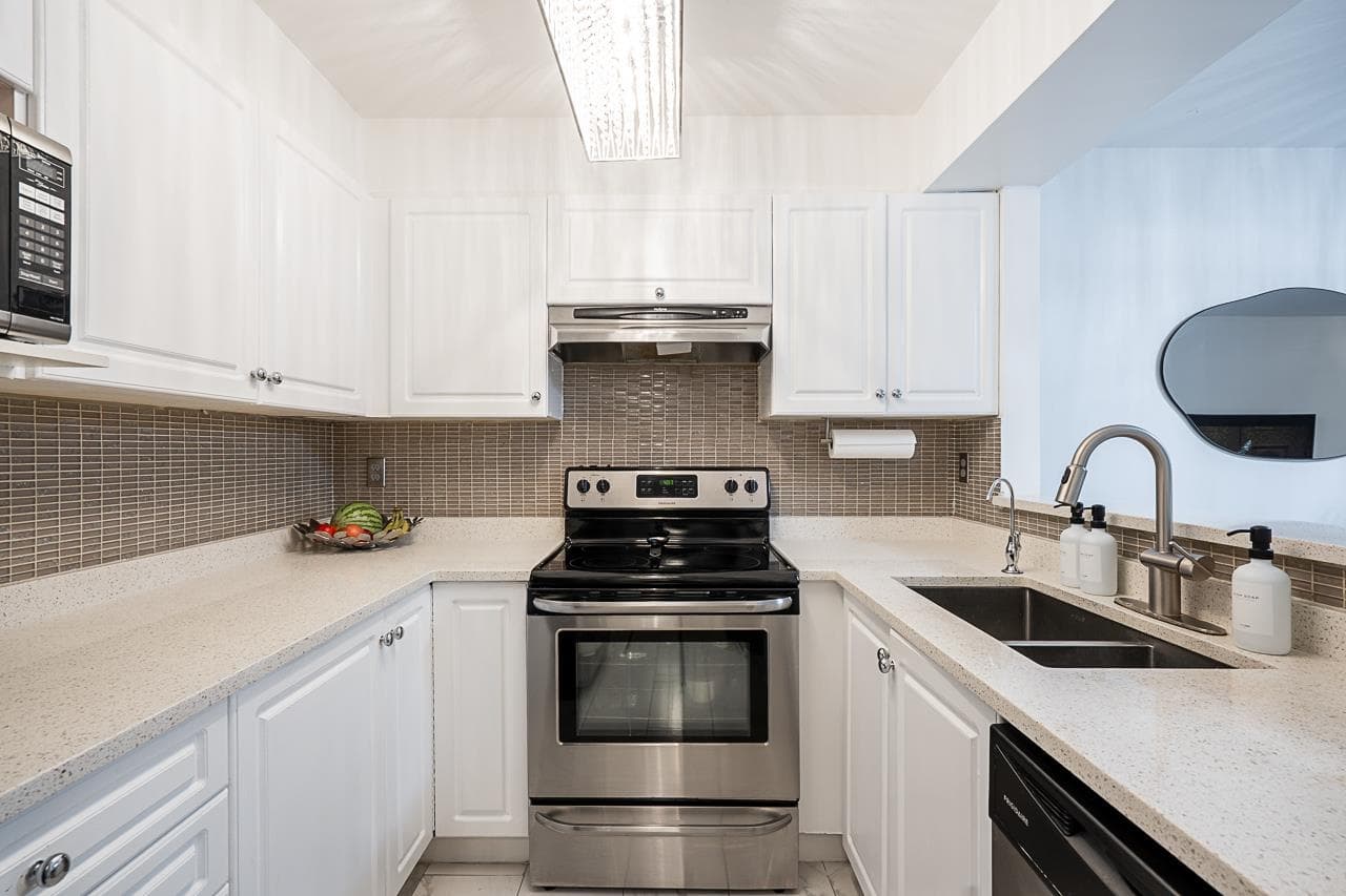 110 - 8110 120a Street, Surrey, V3W 3P3 — photo 4