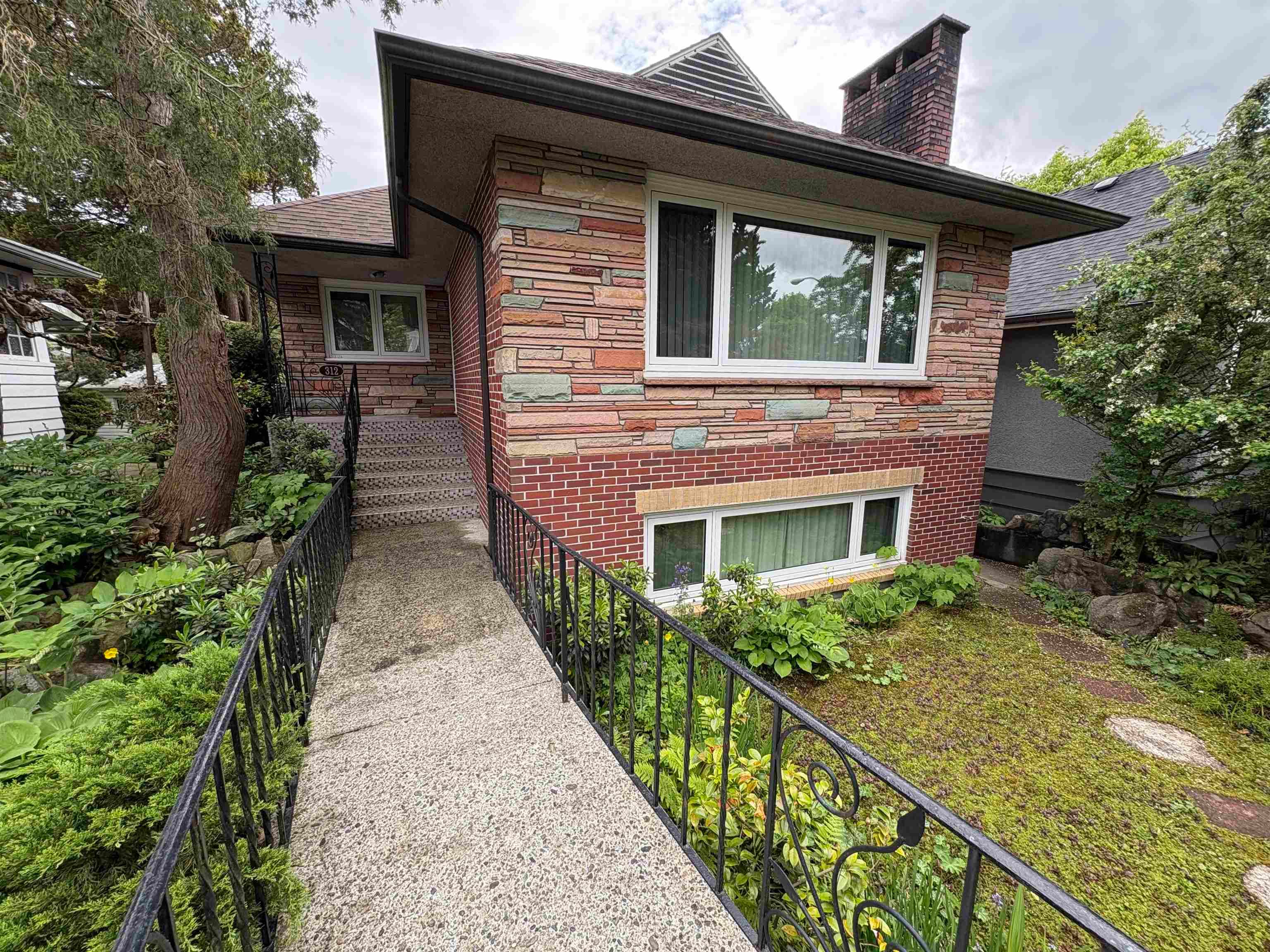 312 E 46th Avenue, Vancouver