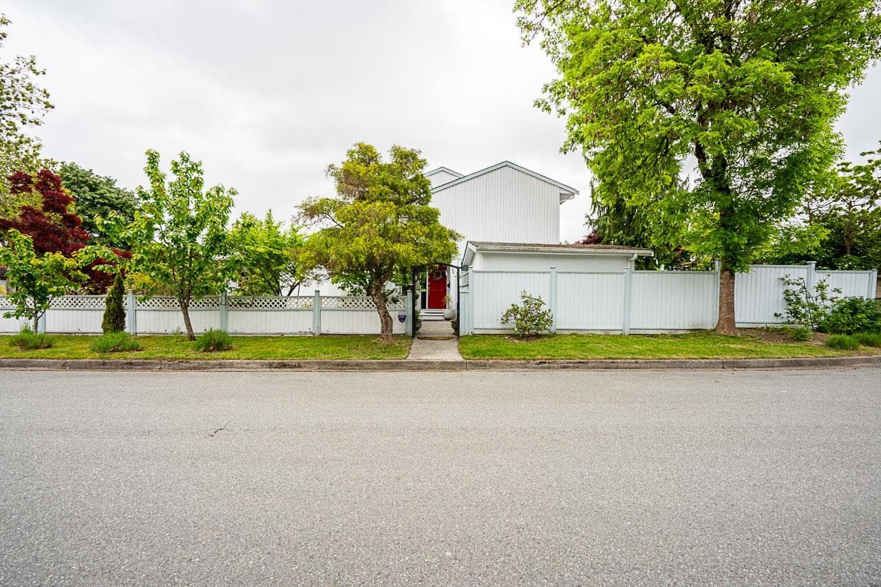 15524 96b Avenue, Surrey