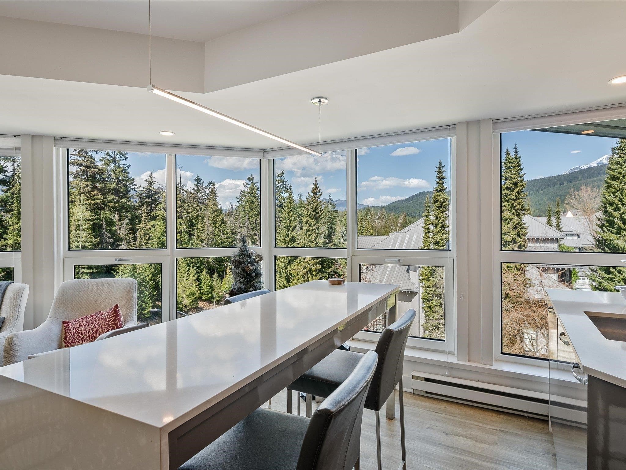 409 - 4557 Blackcomb Way, Whistler, V8E 0Y2 — photo 1