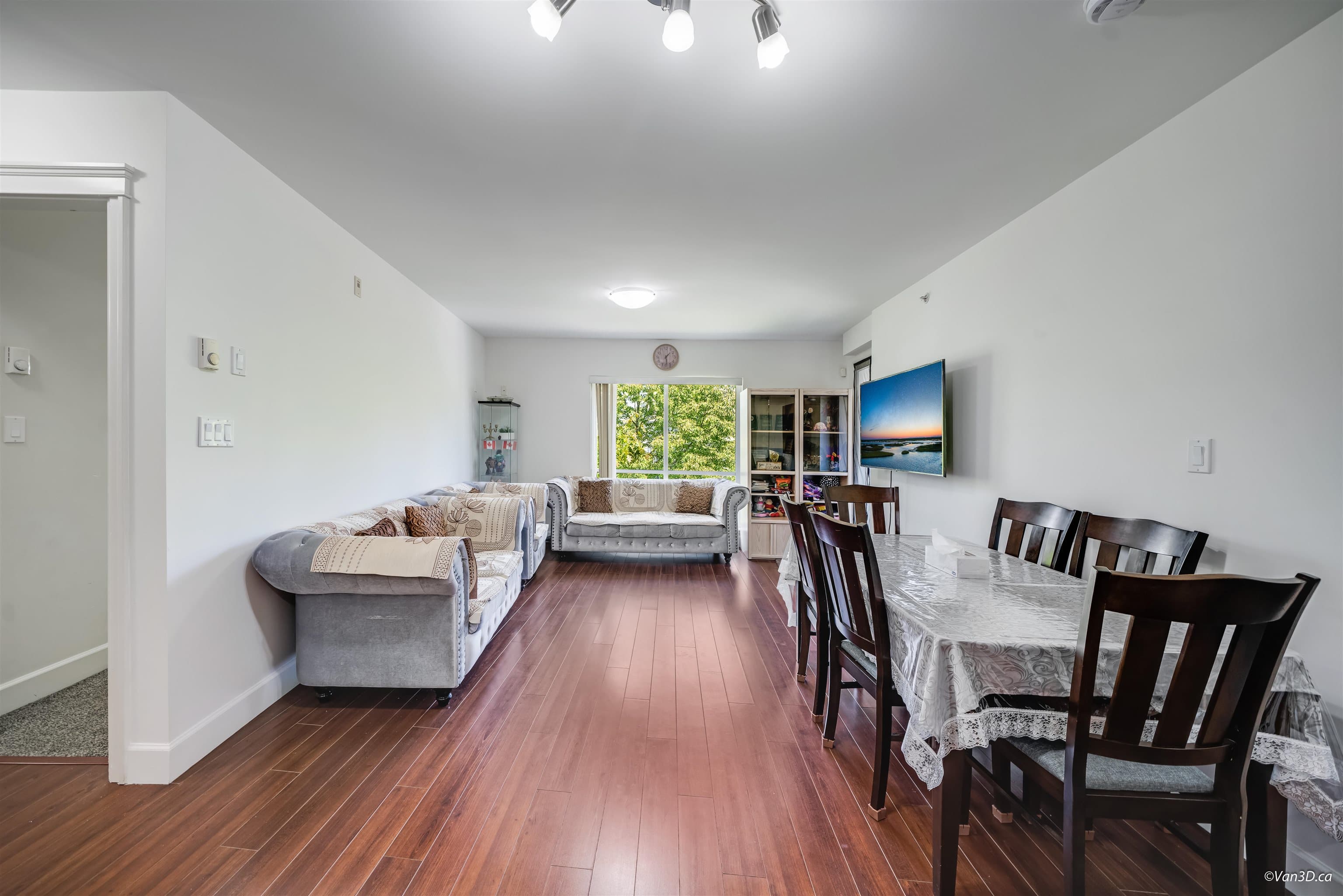 310 - 12088 75a Avenue, Surrey, V3W 1Y4 — photo 2