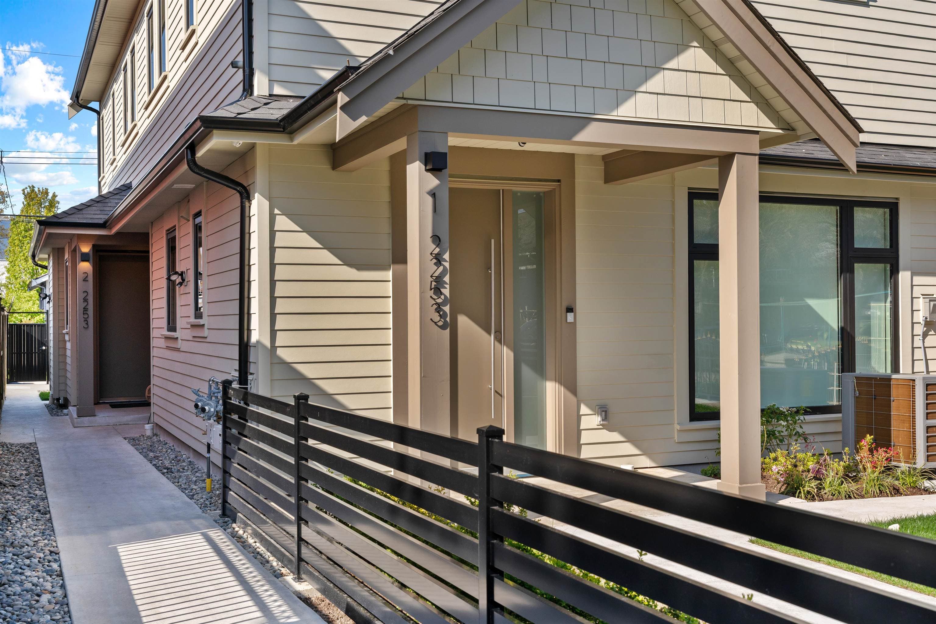 1 - 2253 Grant Street, Vancouver, V5L 2Z6 — photo 2