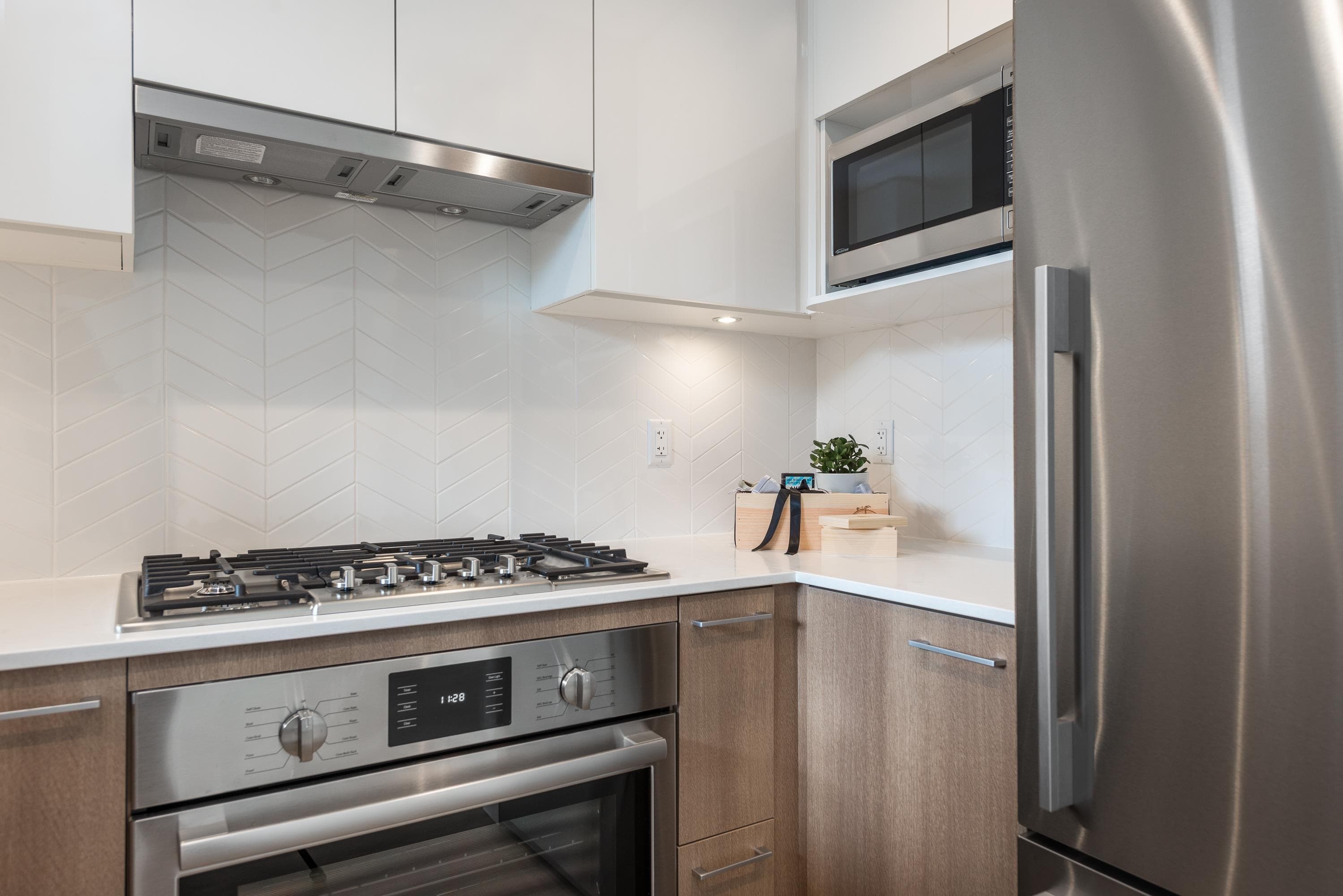 111 - 715 W 15th Street, North Vancouver, V7M 1T2 — photo 4