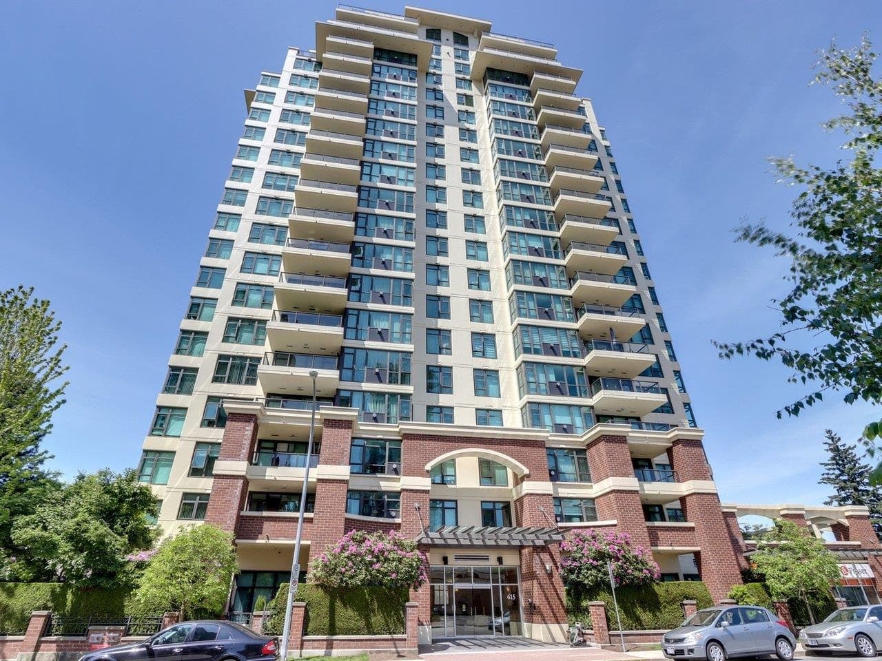 702 - 615 Hamilton Street, New Westminster, V3M 7A7 — photo 1
