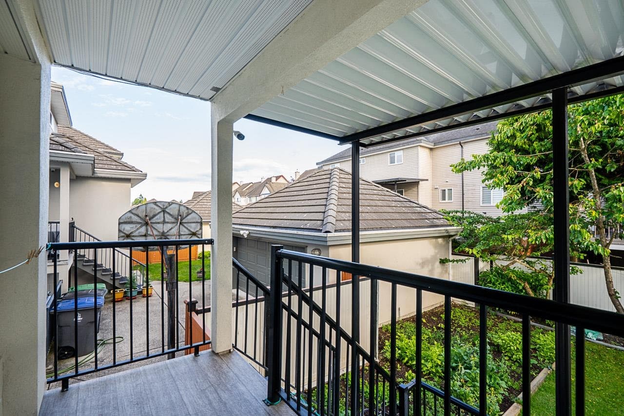 12608 67a Avenue, Surrey, V3W 1G3 — photo 3