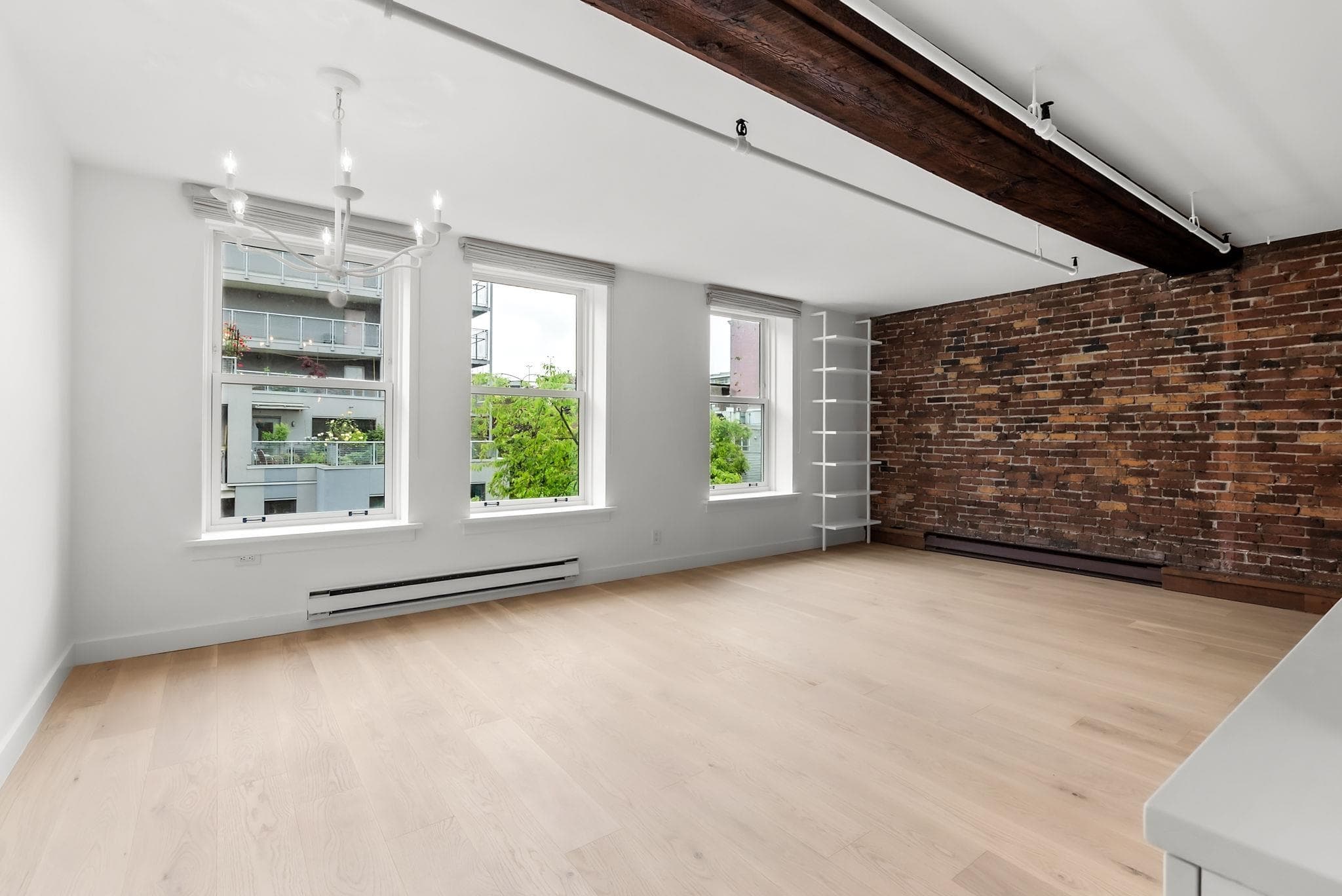 403 - 150 Alexander Street, Vancouver, V6A 1B5 — photo 2